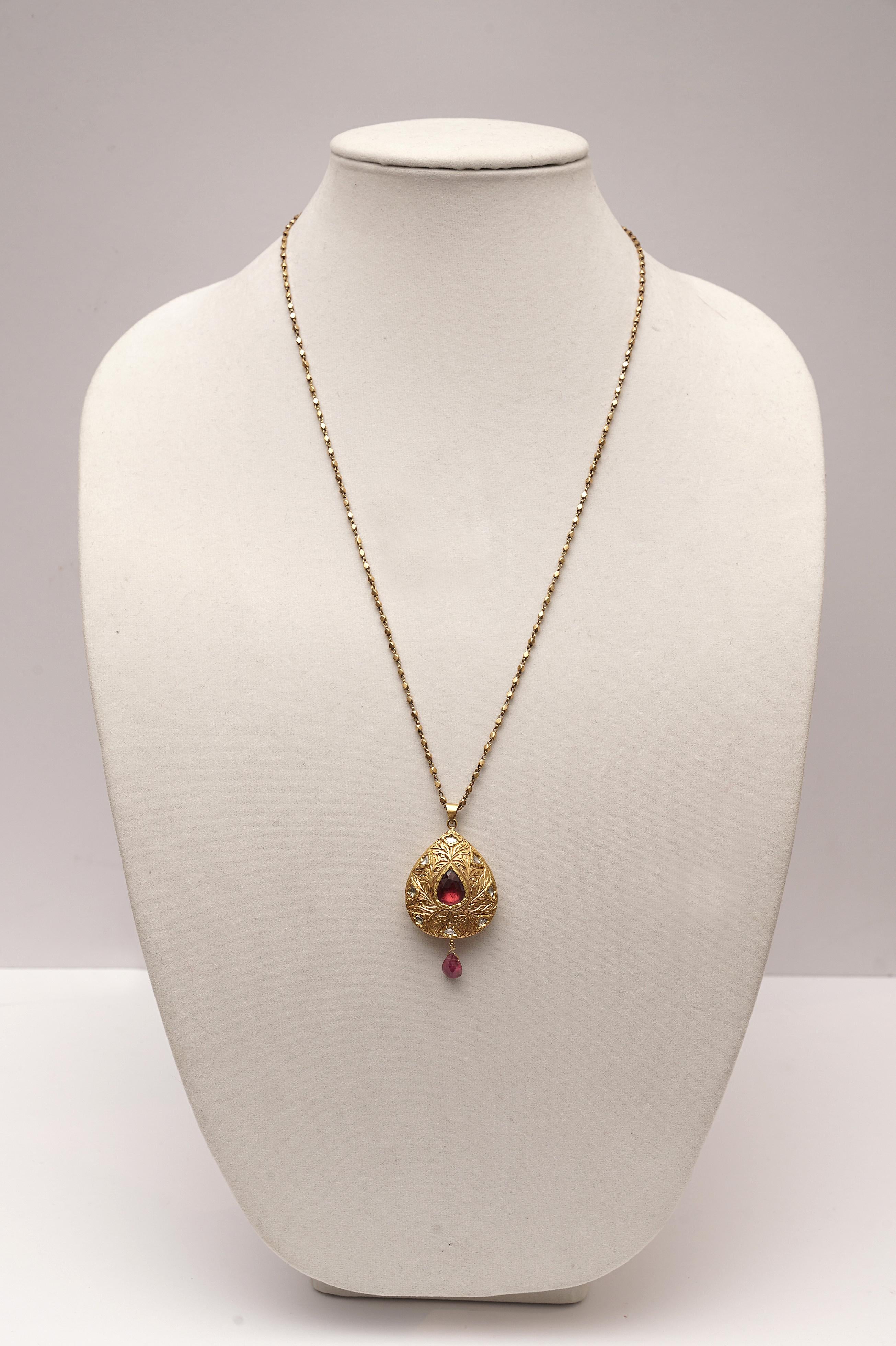 22 Karat Gold Diamond and Pink Tourmaline Long Pendant Necklace, Reversible In Good Condition In Nantucket, MA