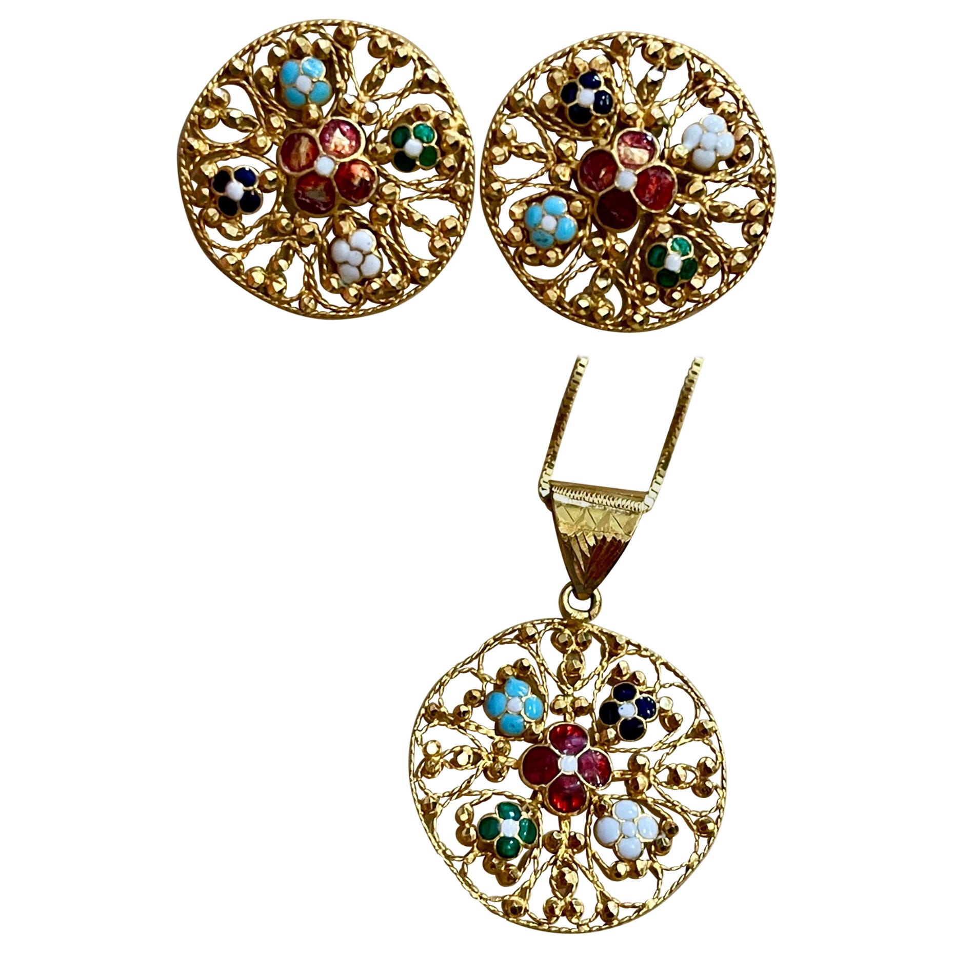 22 Karat Gold Enamel Yellow Gold Circle Stud Earring and Pendant Set with Chain