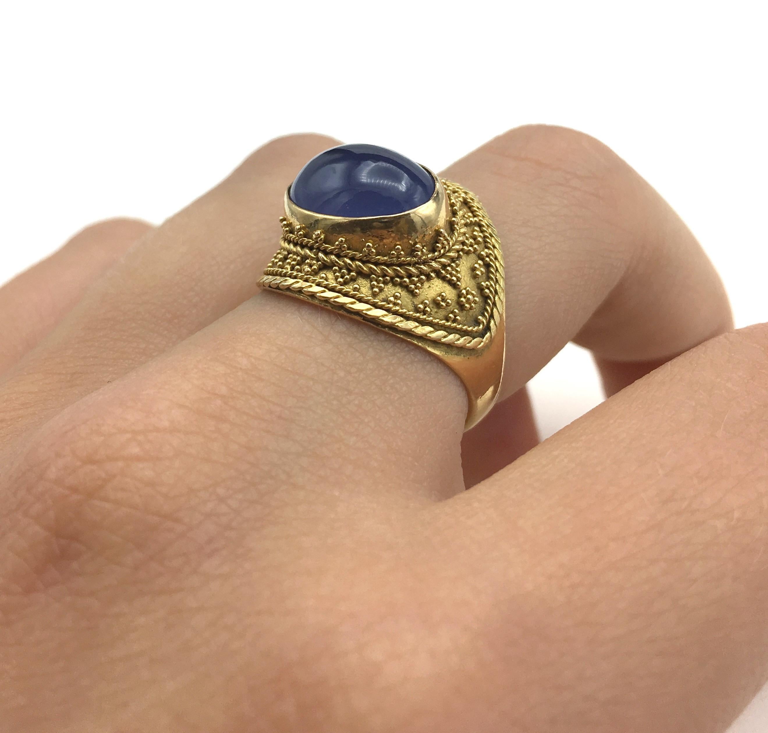 22 Karat Gold Granular Design Blue Chalcedony Ring For Sale 1