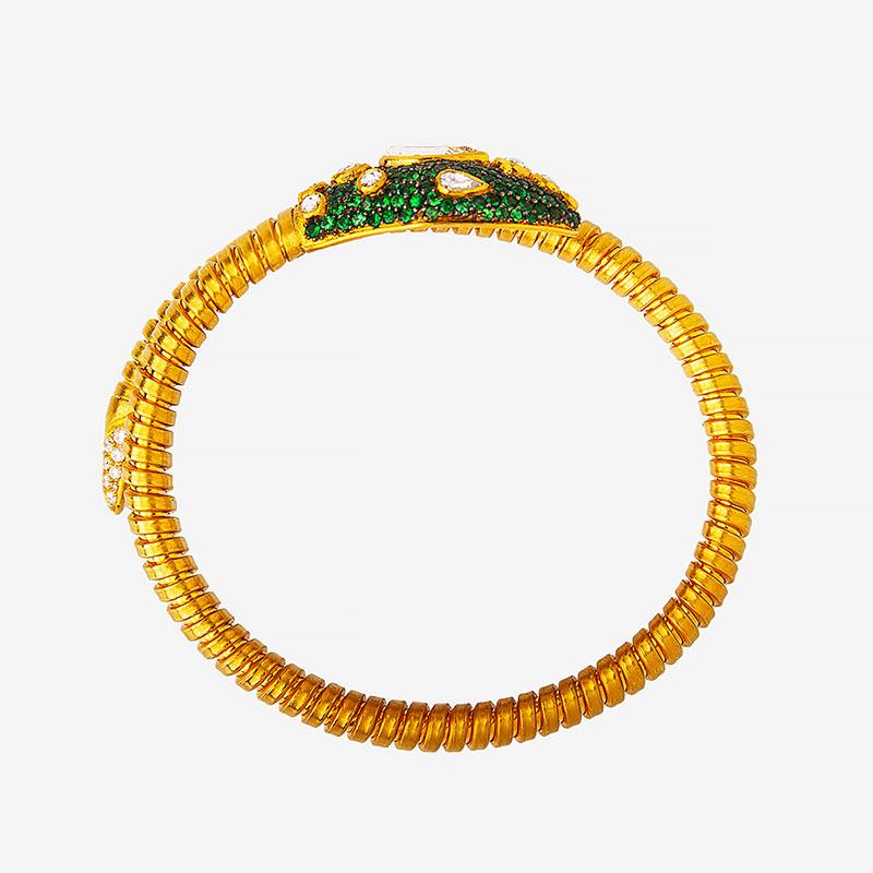 22 Karat Gold Green Garnet Diamond Snake Head Tubogas Flexible Cuff Bracelet In New Condition For Sale In Istanbul, Fatih