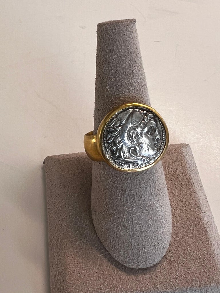 22 Karat Gold Ring with Ancient Silver Coin For Sale 2