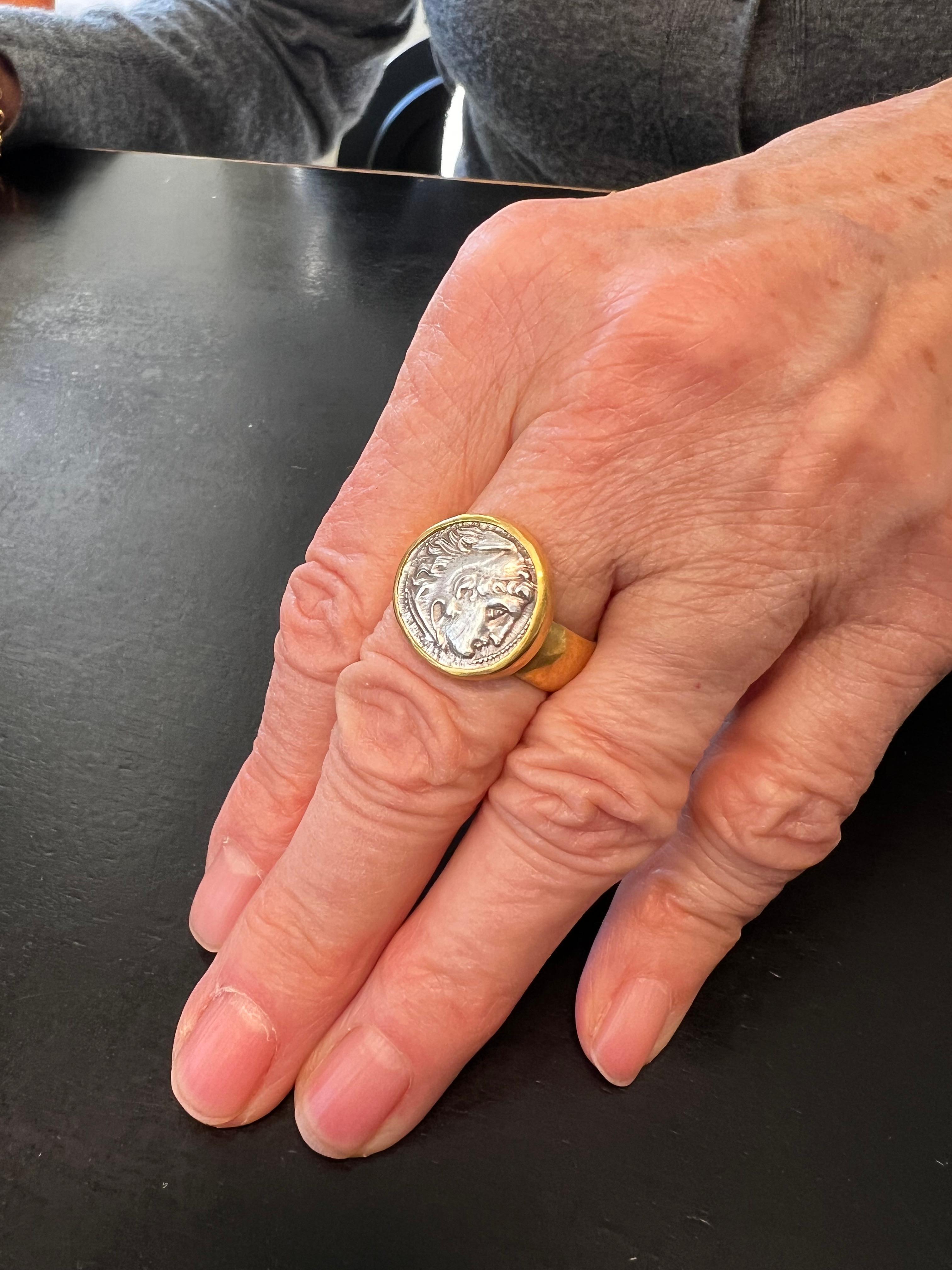 22 Karat Gold Ring with Ancient Silver Coin For Sale 4