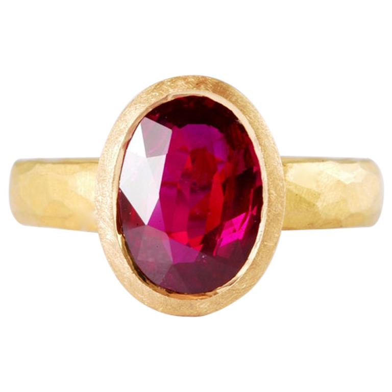 22 Karat Gold Ring with Oval Brilliant Cut Natural Ruby 3.04 Carat GIA Certified For Sale
