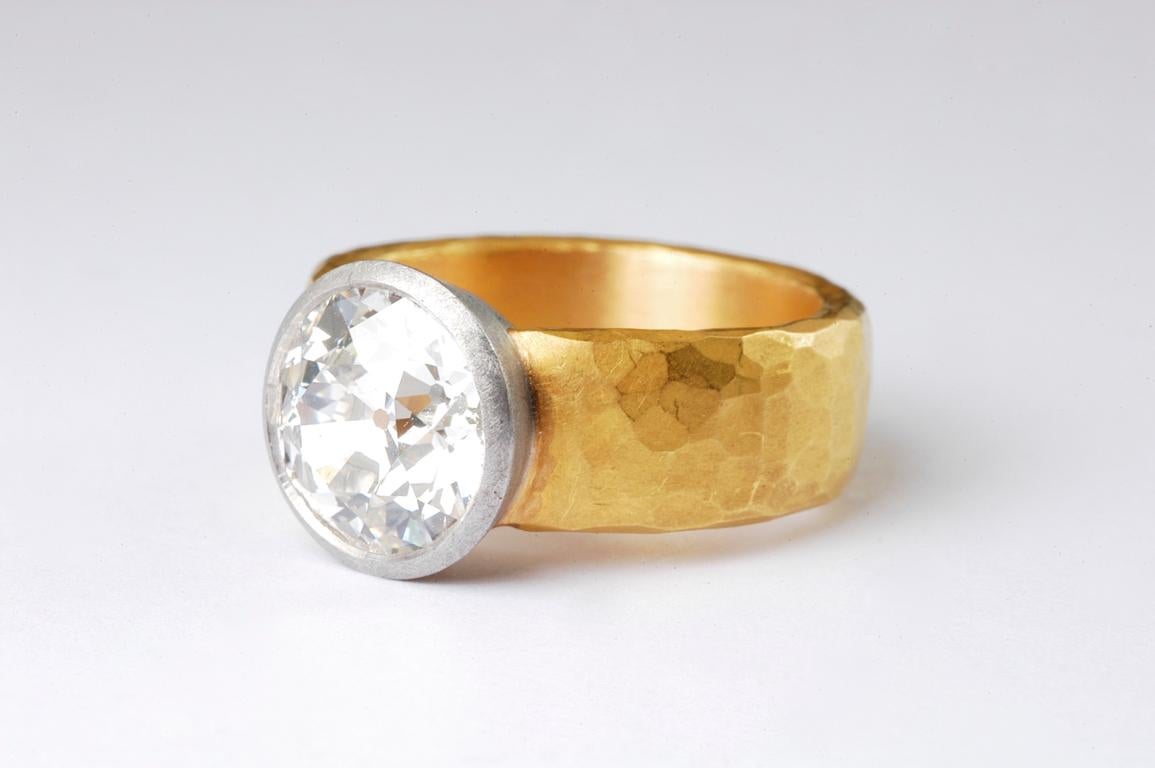 22 carat gold ring with diamond