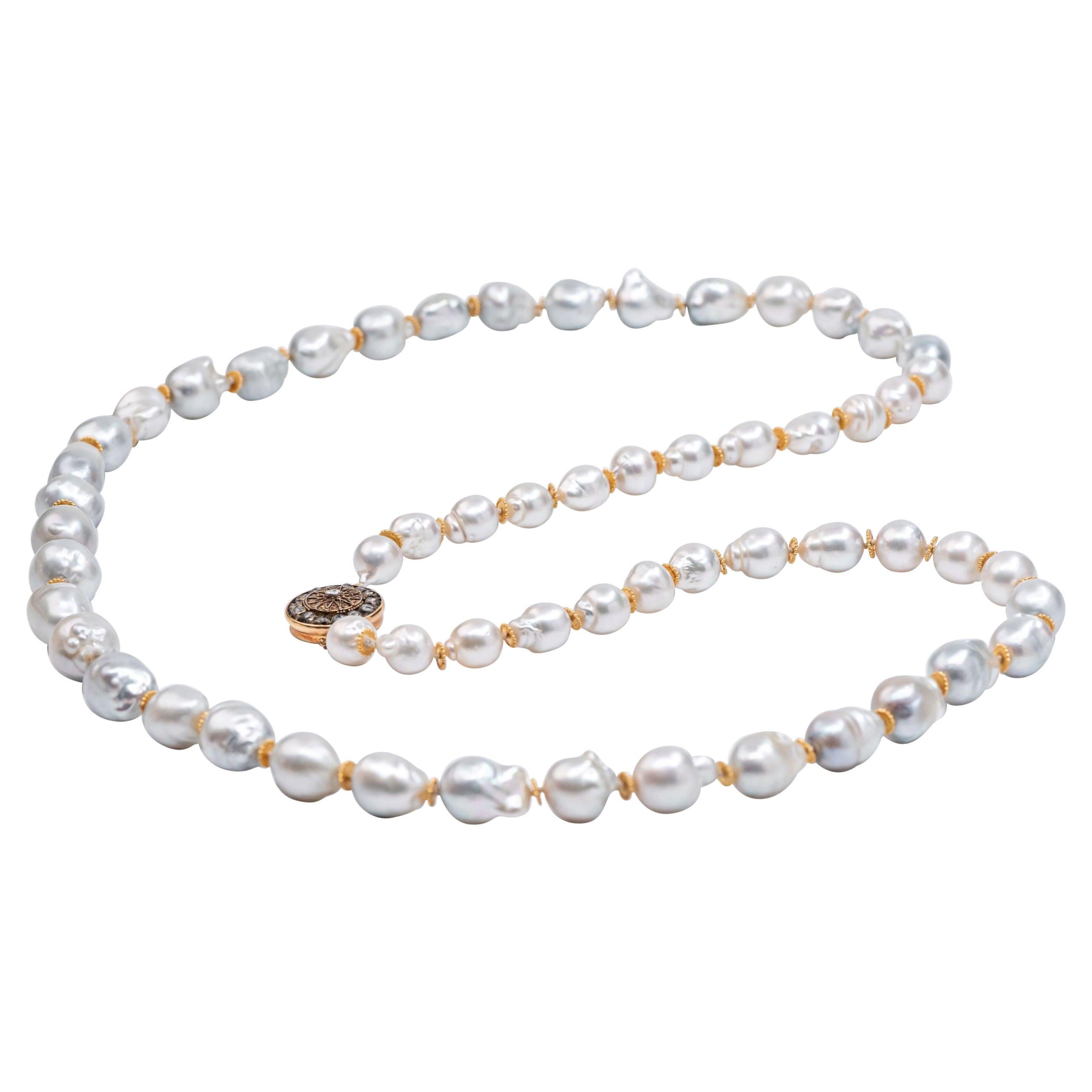 collier de perles baroques blanches des mers du Sud en or 22 carats avec diamant taille rose