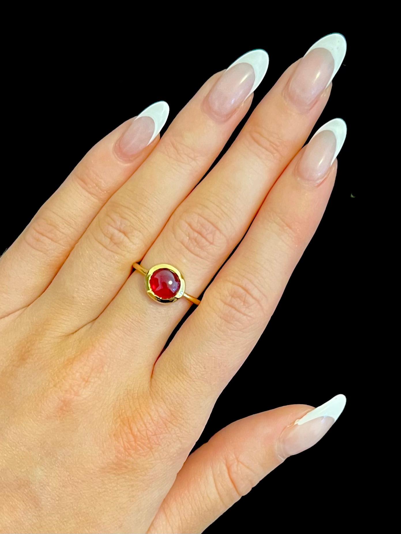 En vente :  Bague en or 22 carats avec grenat rond 3