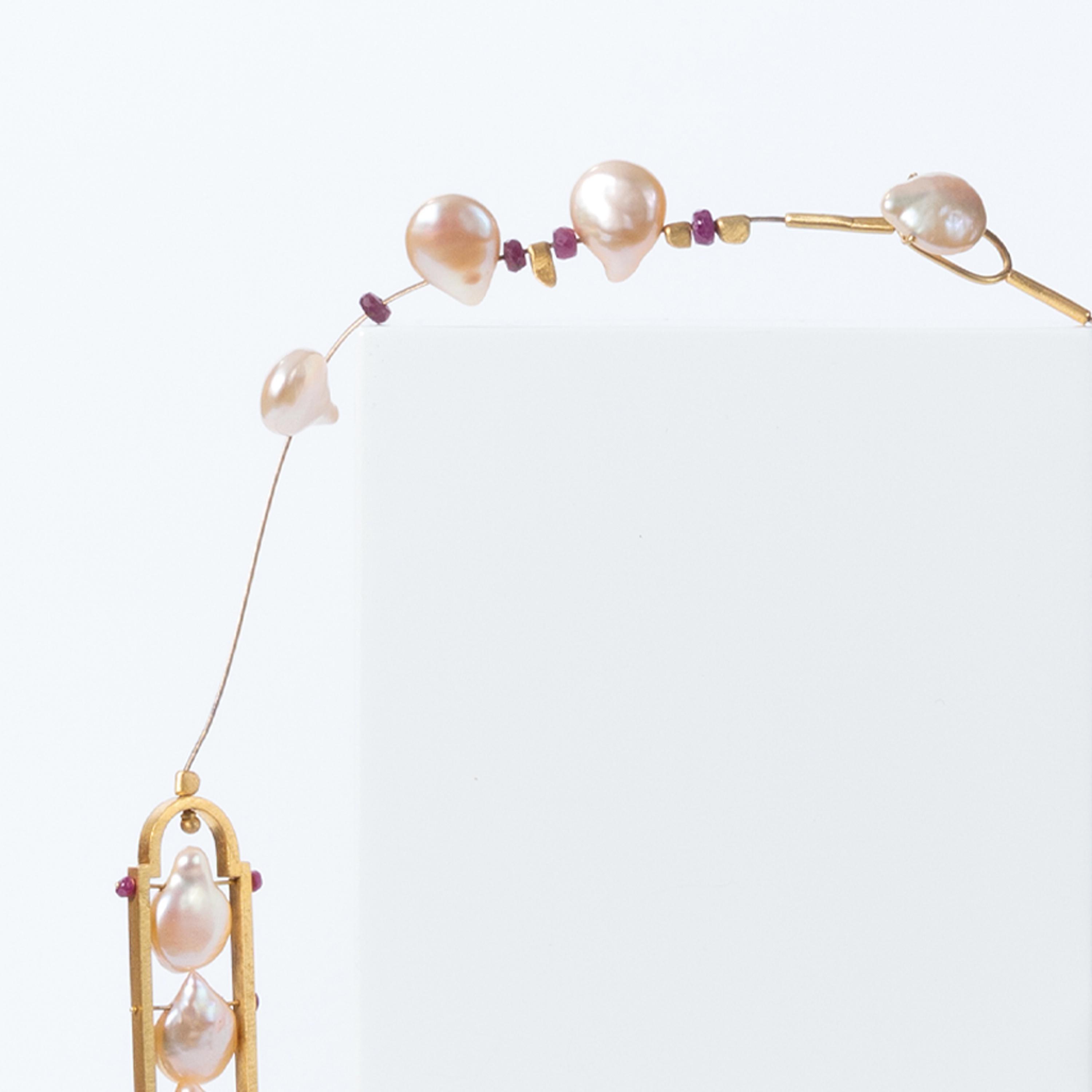 One-of-a-kind Artisan 22k Gold, Rubies, Baroque Pearls and Baltic Amber Necklace In New Condition For Sale In London, GB