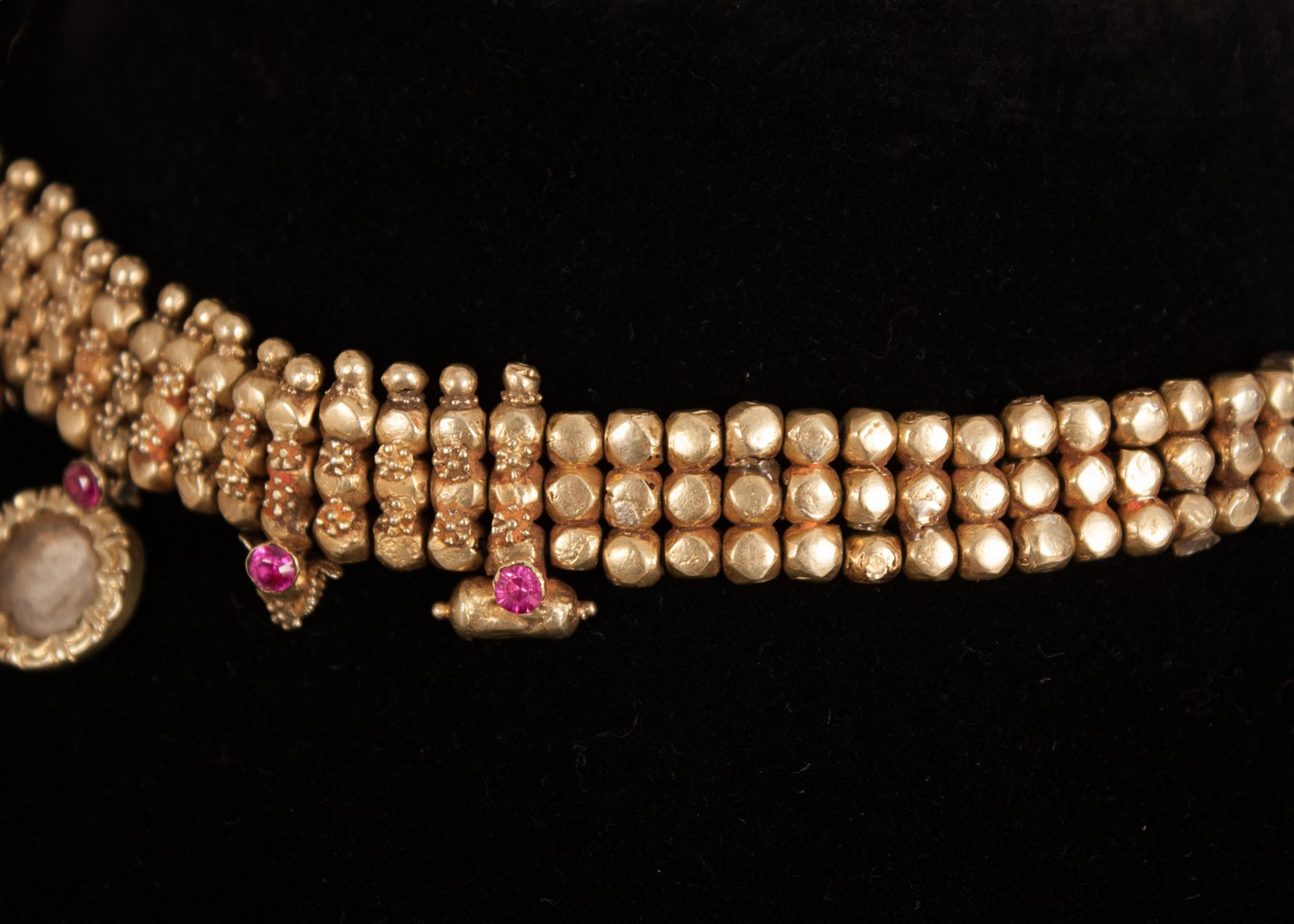 22 carat gold choker necklace