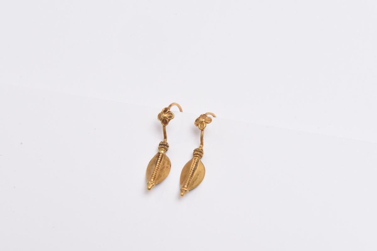 22 Karat Gold Südindische Ohrringe für Damen oder Herren im Angebot