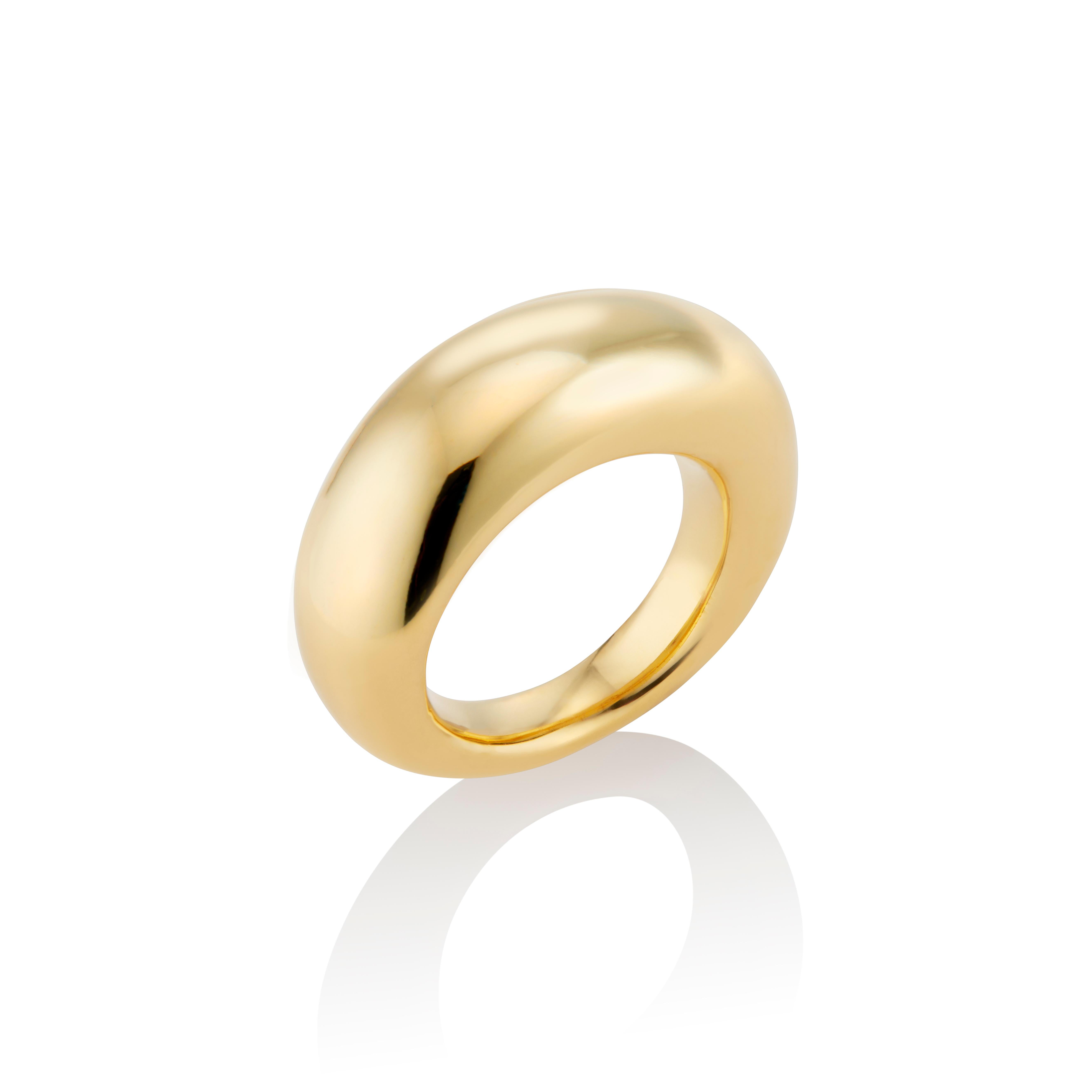 Este divertido Anillo Puff de Vermeil de Oro de 22 Kilates es una vuelta de tuerca a una forma clásica, diseñado para la amante de la joyería moderna que aprecia las piezas atemporales con un toque sofisticado.  

Talla 6,5- La talla del anillo es