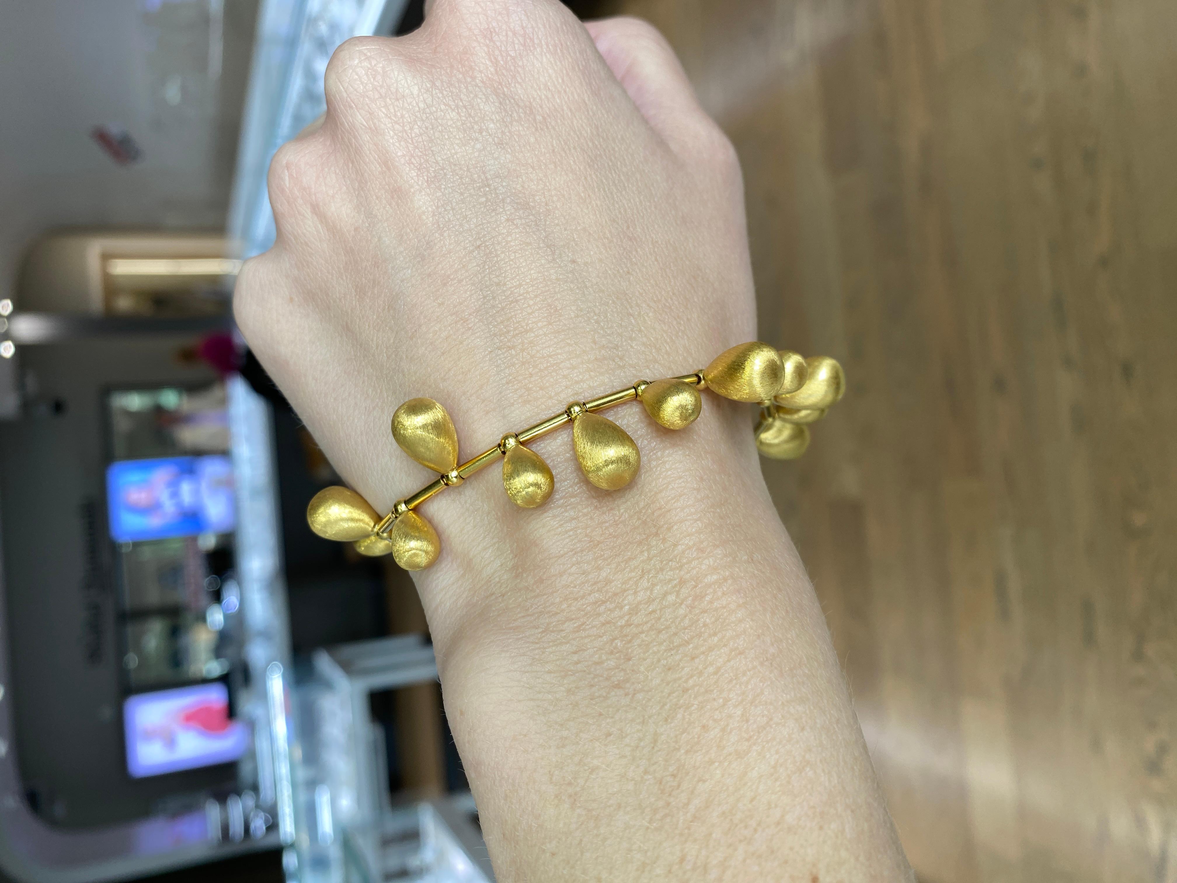 Bracelet italien en or jaune 22 carats en vente 14