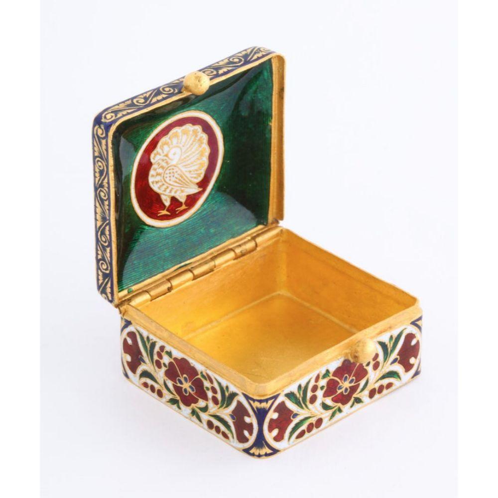 22 Karat Jaipur Indian Gold Enamel and Diamonds Pill Snuff Box 5