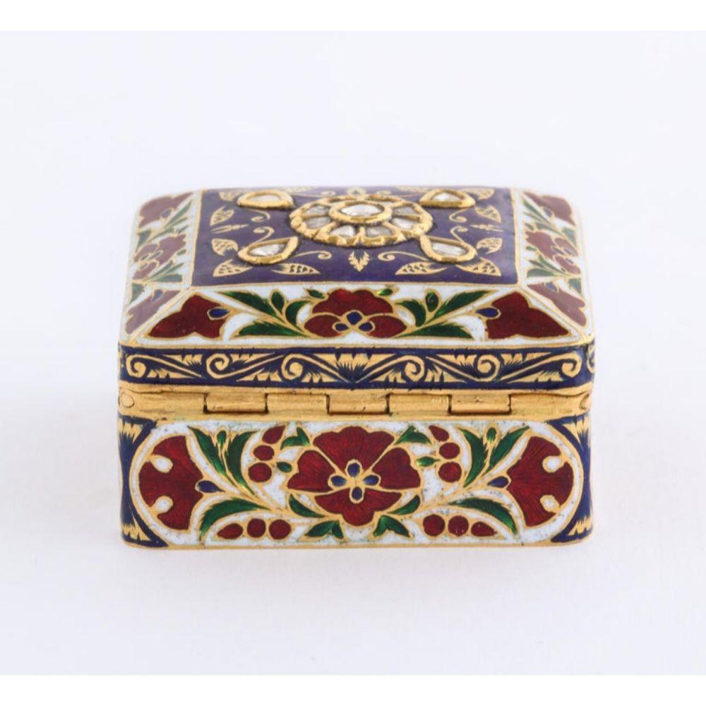 Women's or Men's 22 Karat Jaipur Indian Gold Enamel and Diamonds Pill Snuff Box