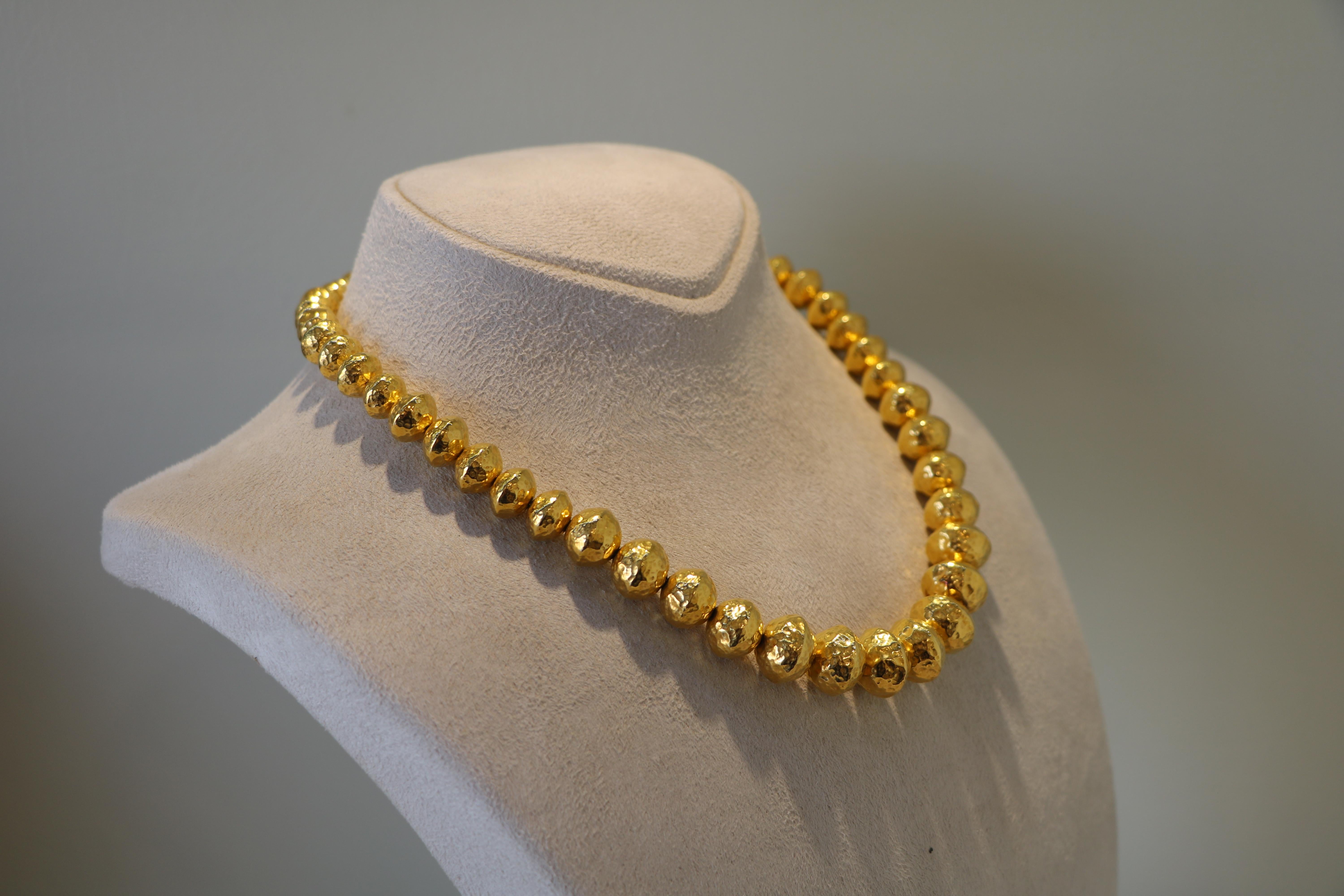 22 karat pure yellow gold necklace of the brand zolotas For Sale 4