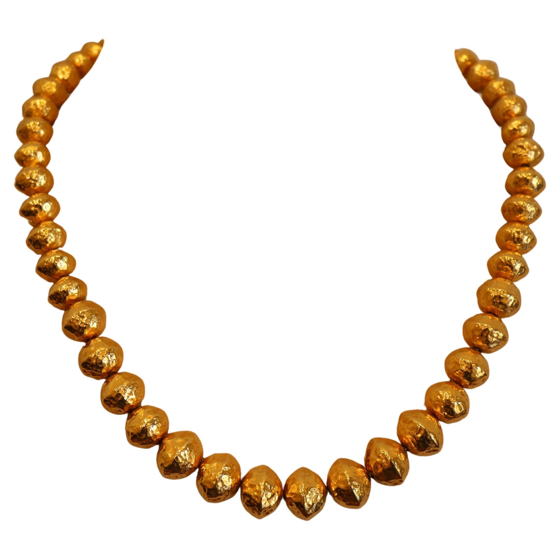 22 karat pure yellow gold necklace of the brand zolotas