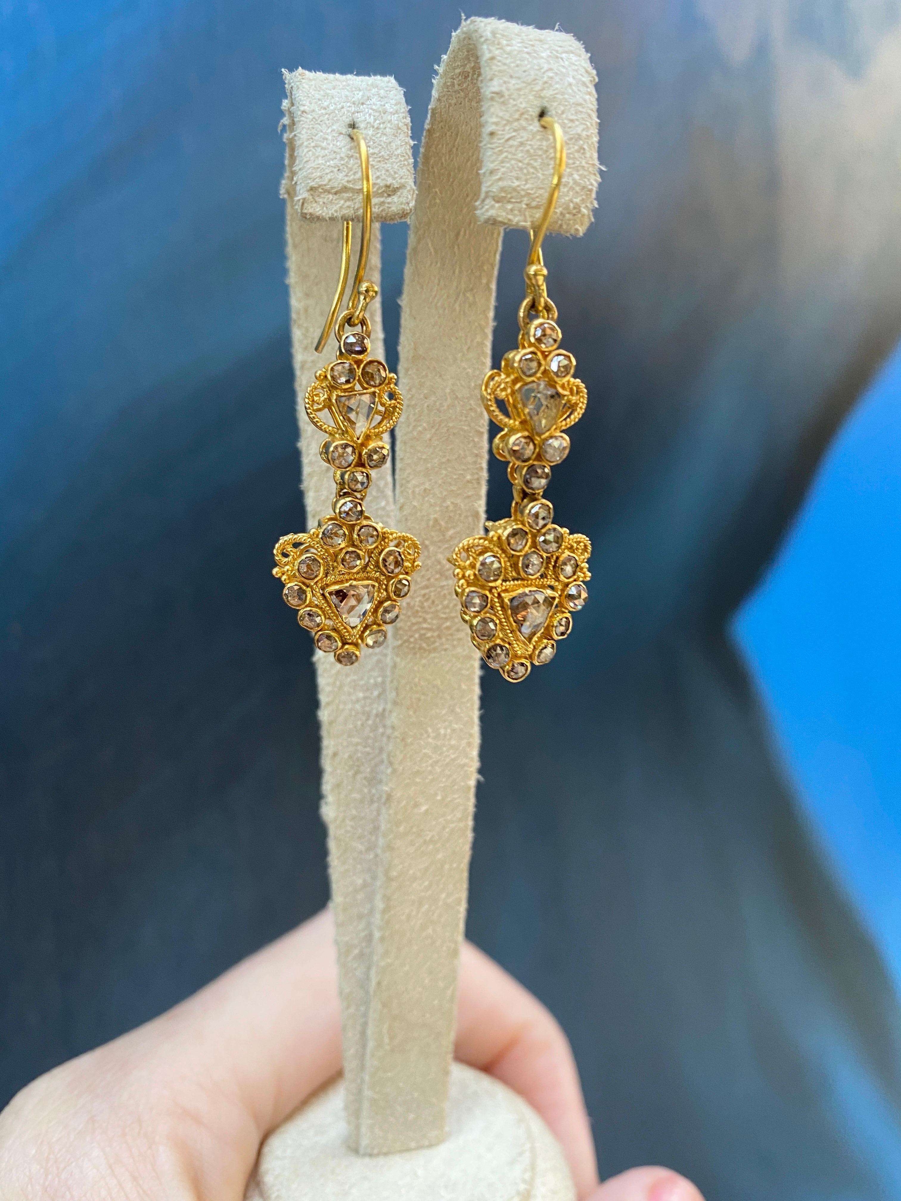 22 Karat Yellow Gold 1.75 Carat Total Weight Rose Cut Diamond Dangle Earrings For Sale 1