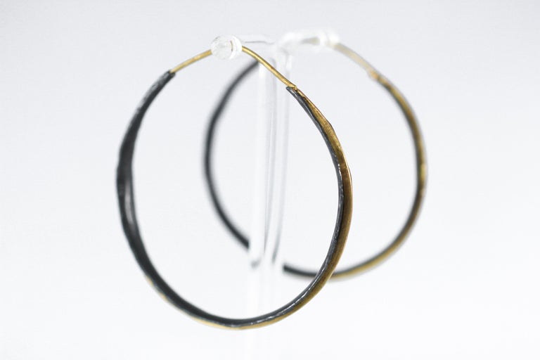 22 Karat Yellow Gold and Oxidized Silver Handmade Hoop Earrings Designer Jewelry In New Condition For Sale In New York, NY