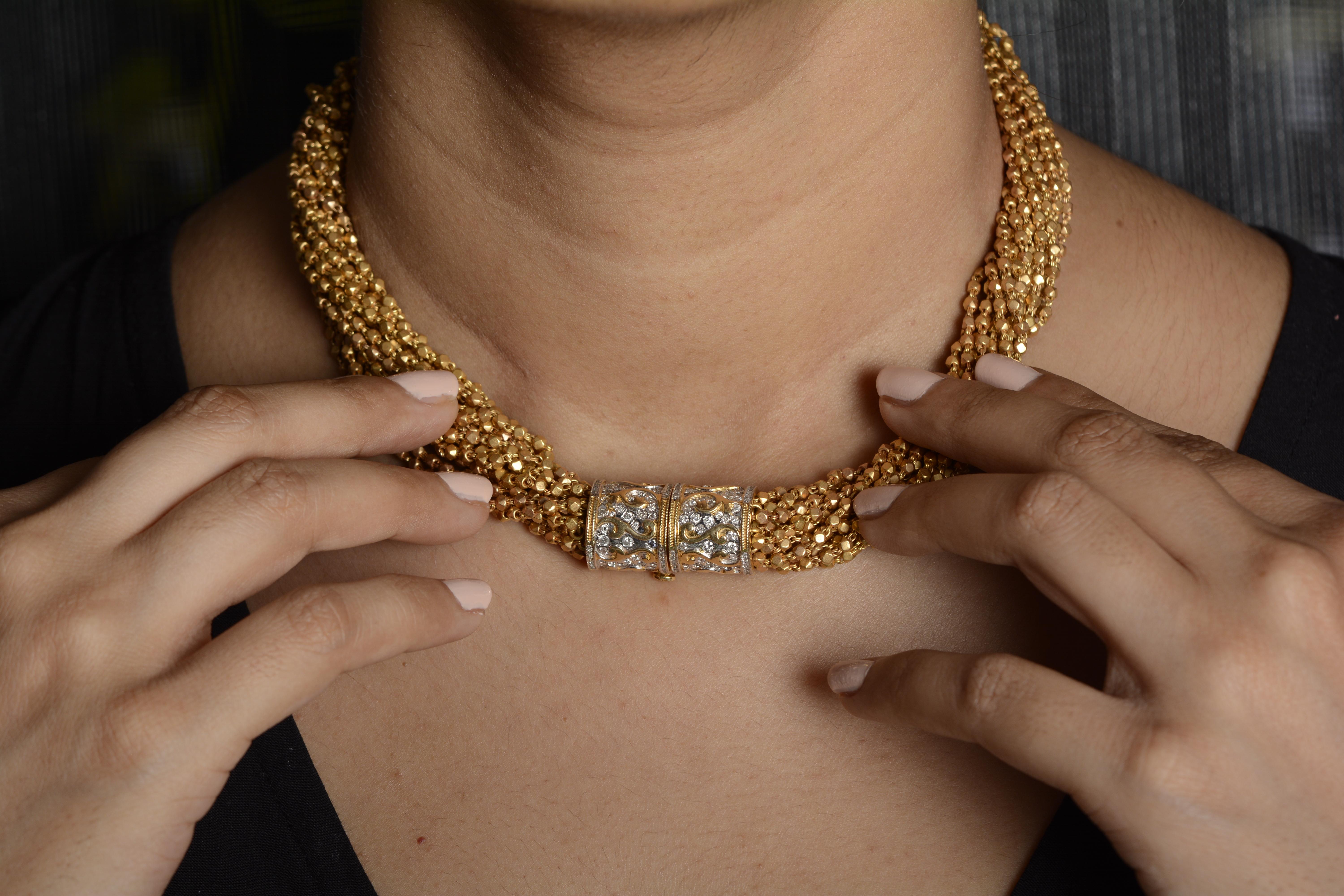 Round Cut 22 Karat Yellow Gold Detachable Necklace with 18 Karat Gold Diamond Clasps