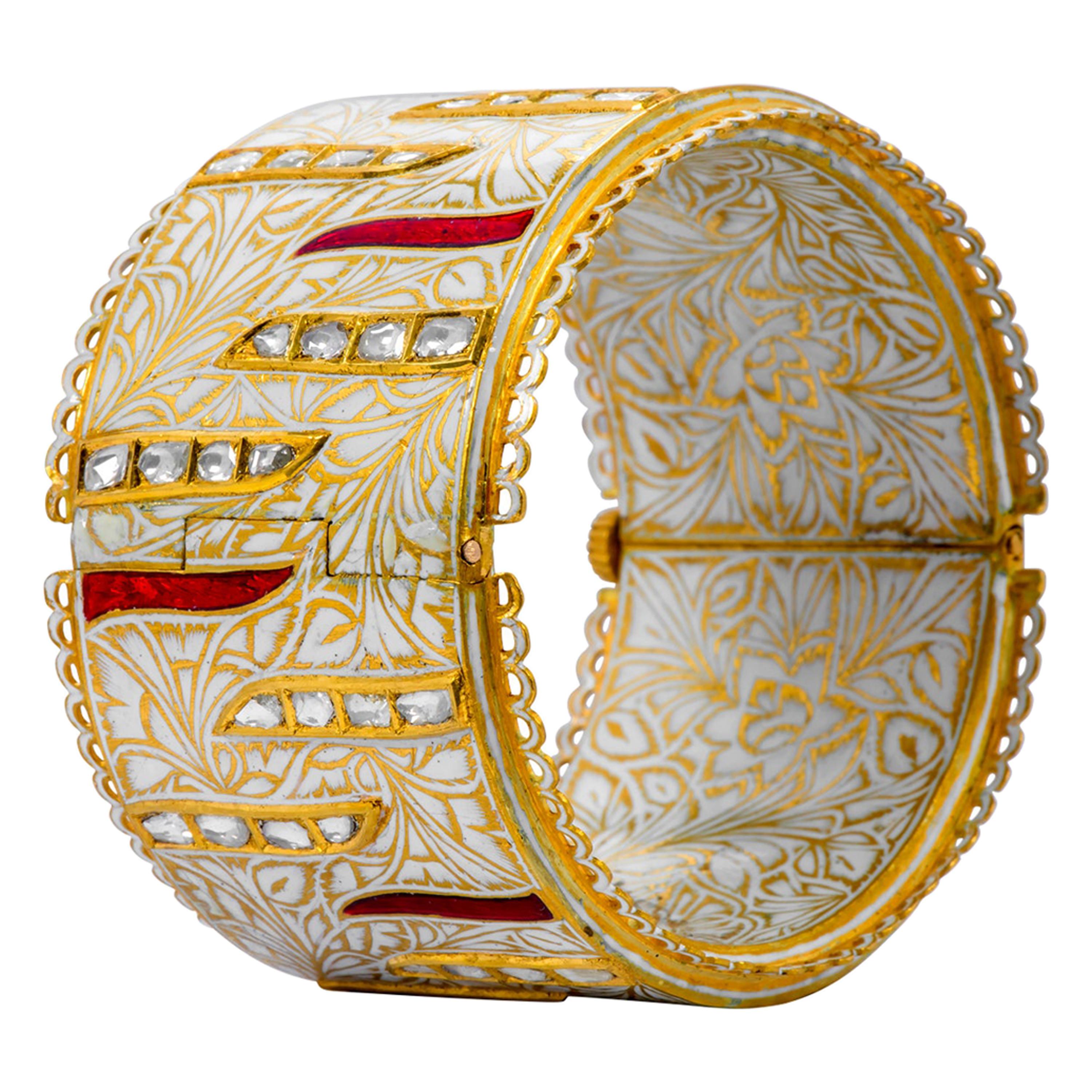 Bracelet jonc artisanal en or jaune 22 carats avec diamants, émail rouge et blanc