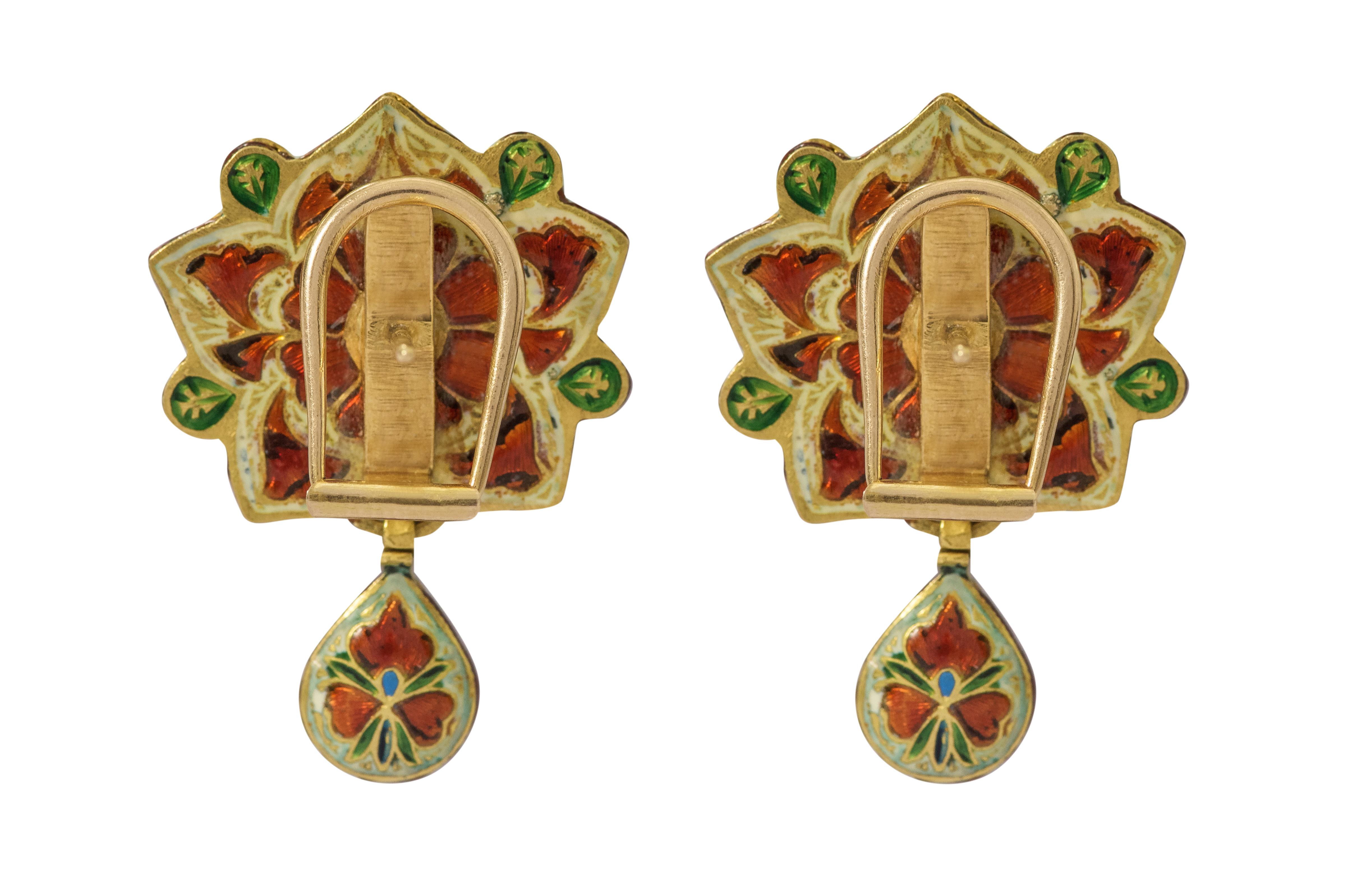 Pendiente de Diamante de Oro Amarillo de 22 Kilates Hecho a Mano con Esmalte Multicolor Sin cortar en venta