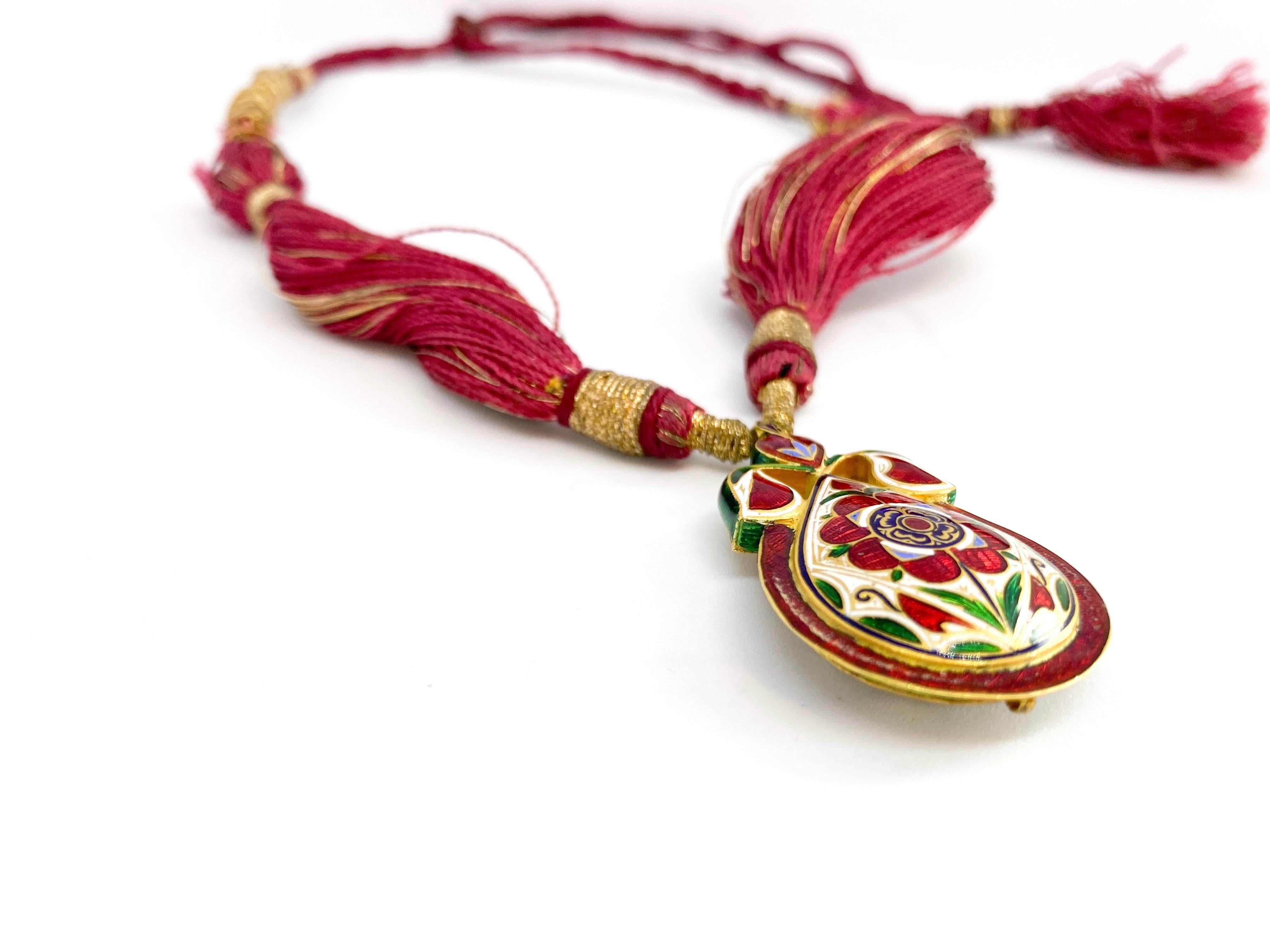 22 Karat Gelbgold Halskette mit Indien-Emaille-Diamanten für Damen oder Herren