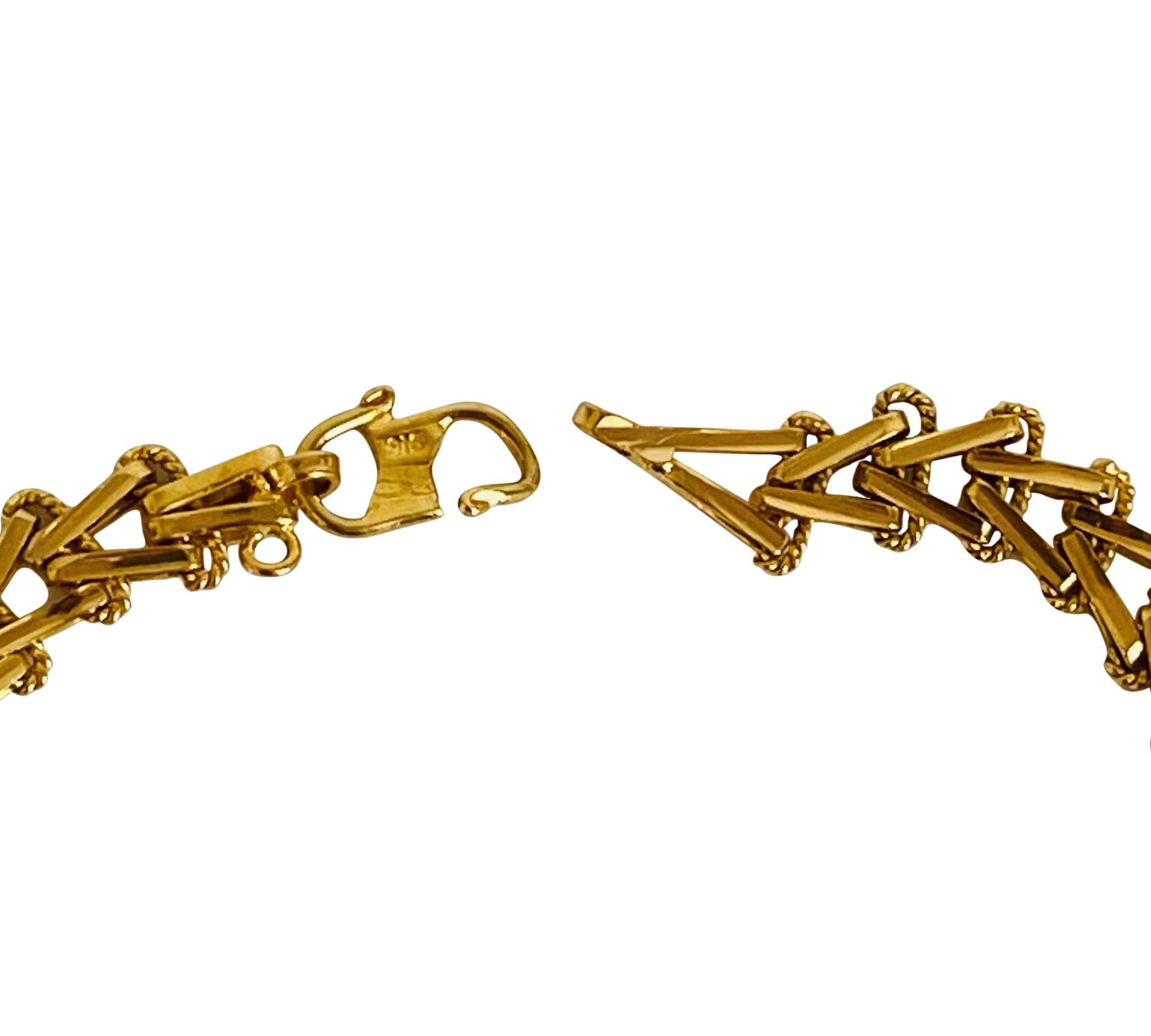 22 Karat Yellow Gold Ladies Diamond Cut Fancy V Link Bracelet 1