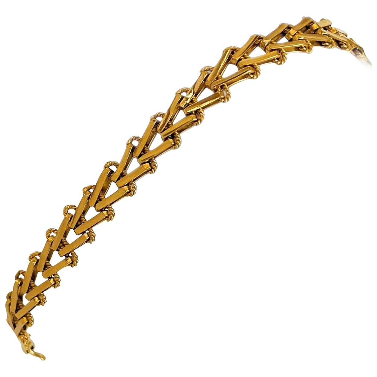 22 Karat Yellow Gold Ladies Diamond Cut Fancy V Link Bracelet