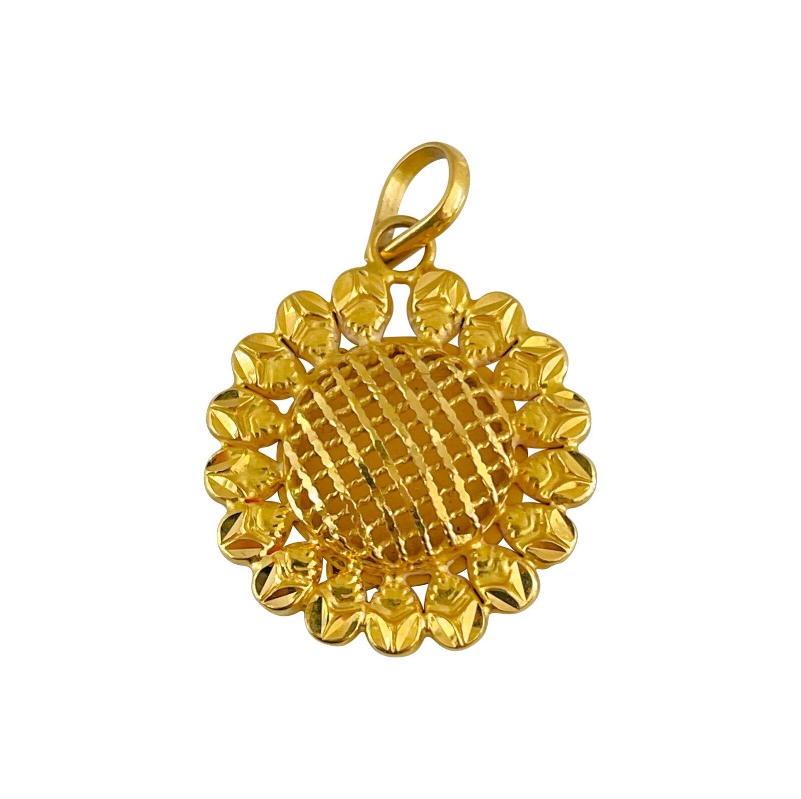 22k Gelbgold 5.2g Ladies Diamond Cut Floral Anhänger 1,5