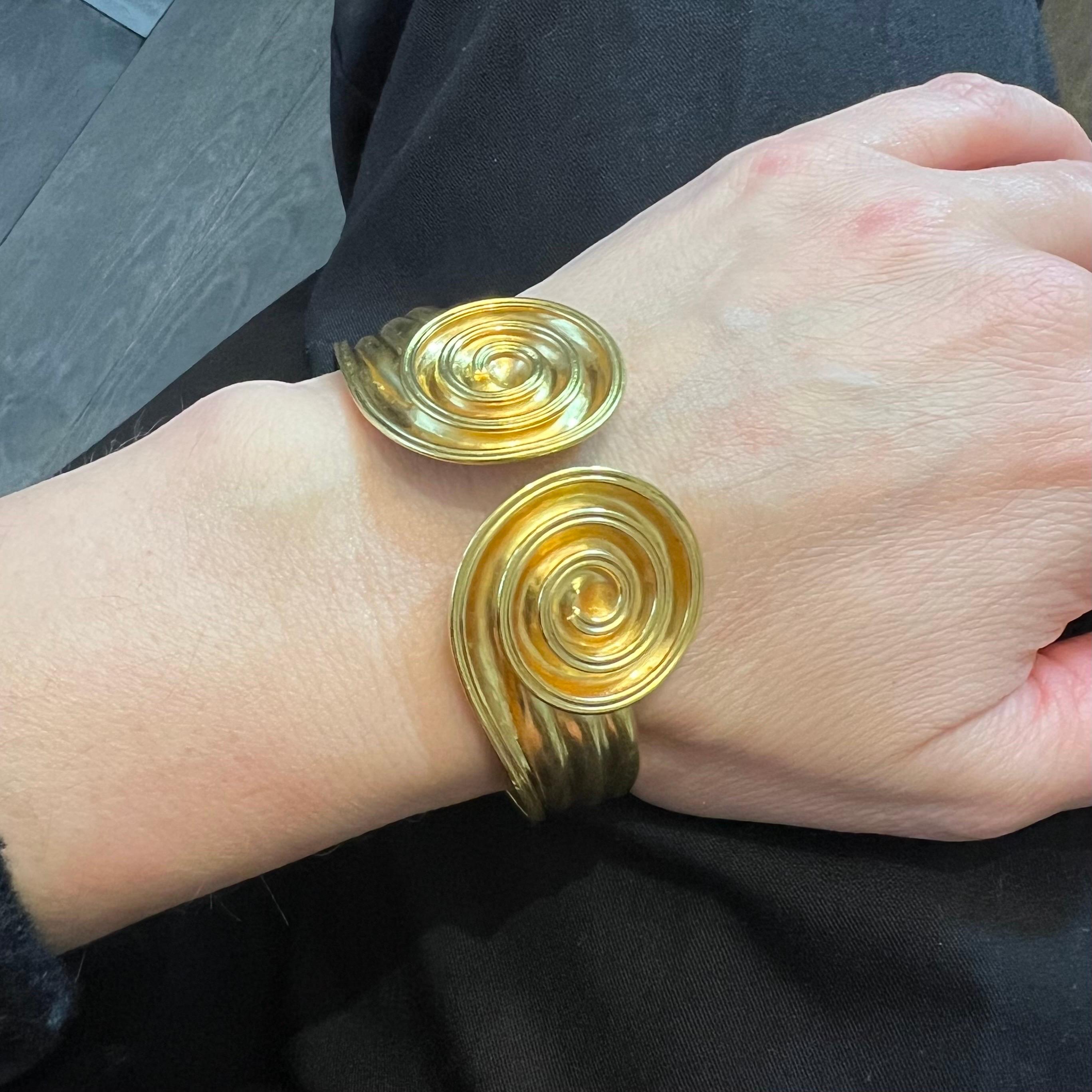 22 Karat Yellow Gold Lalaounis Bangle, 1970s For Sale 3