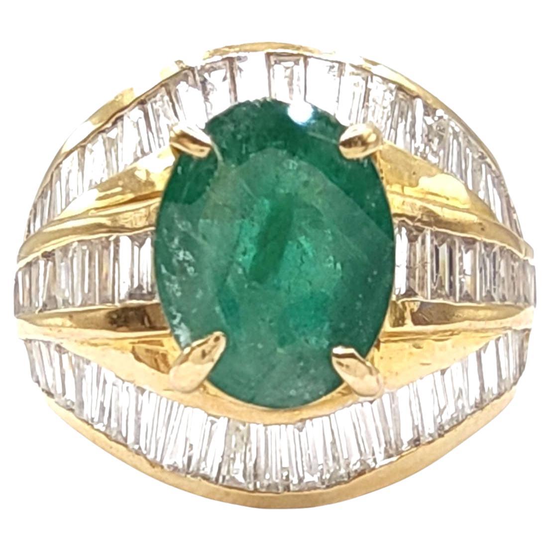 Women's Cocktail Ring with 2.60 Carat Diamonds and Emerald in 22 Karat Gold
