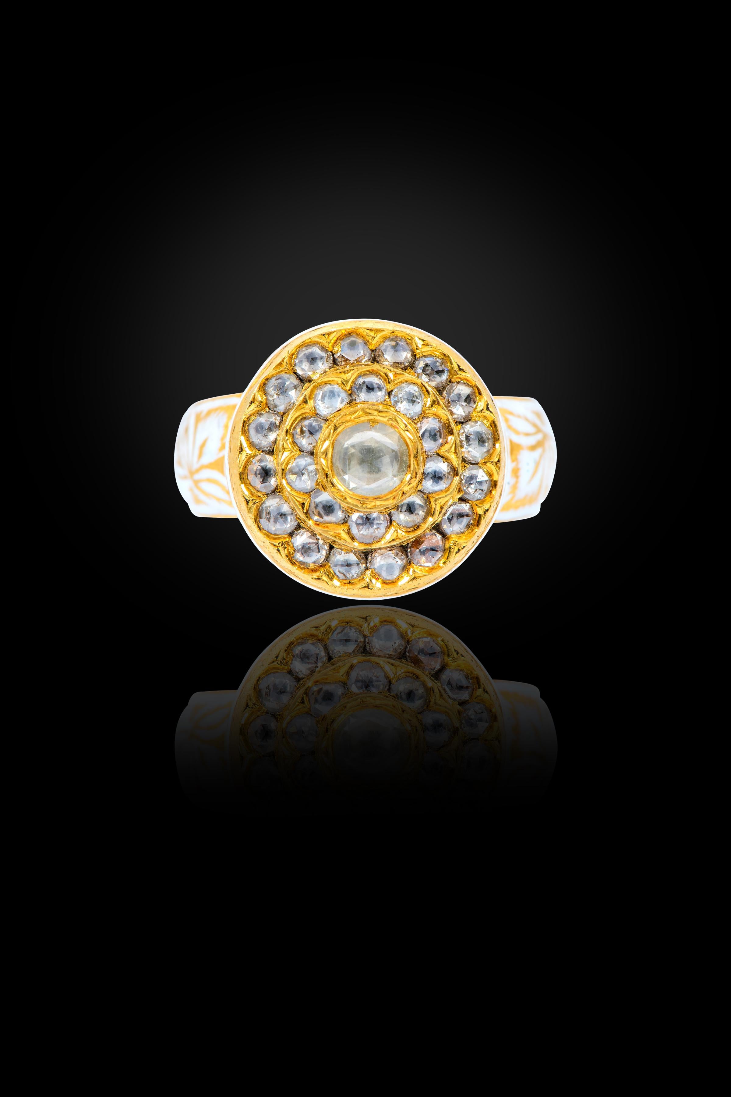 22 Karat Gold Rosenschliff Diamantring Handgefertigt mit weißer Emaillearbeit  (Anglo-indisch) im Angebot