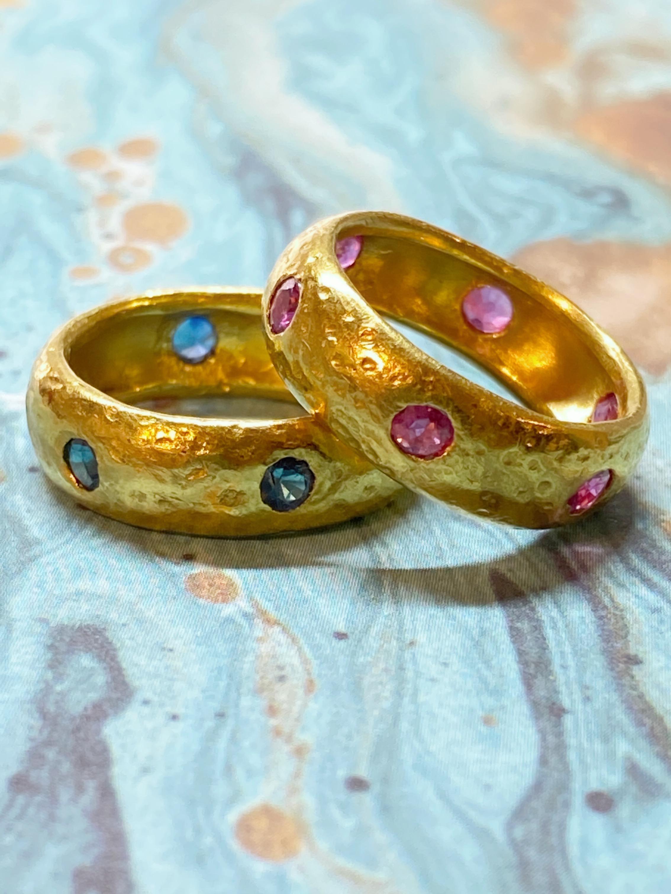 22 Karat Yellow Gold Sapphire and Ruby Hammer Band Rings - Size 6.75 For Sale 5