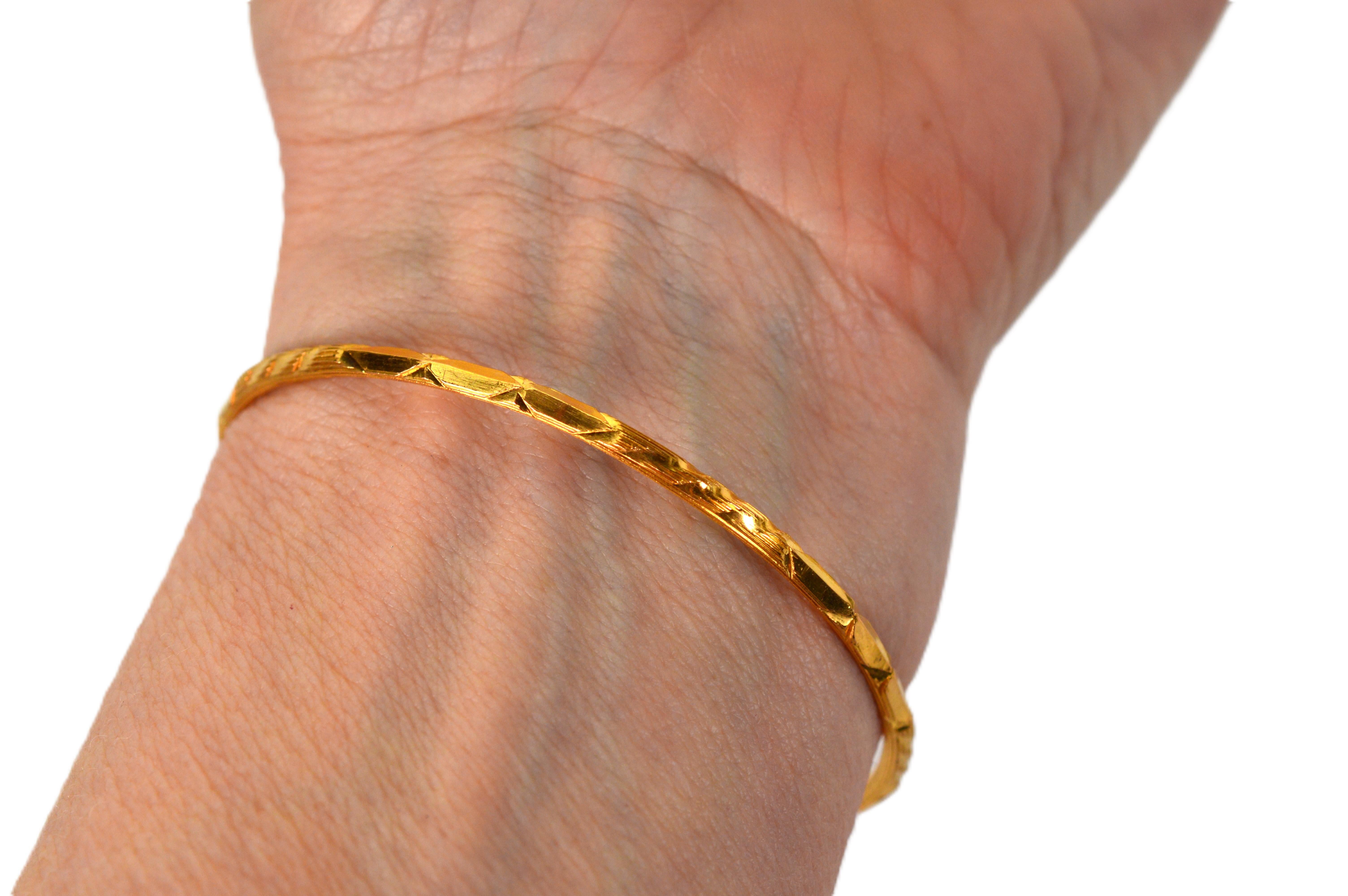 Pulsera brazalete clásica de oro amarillo de 22 quilates en venta 2