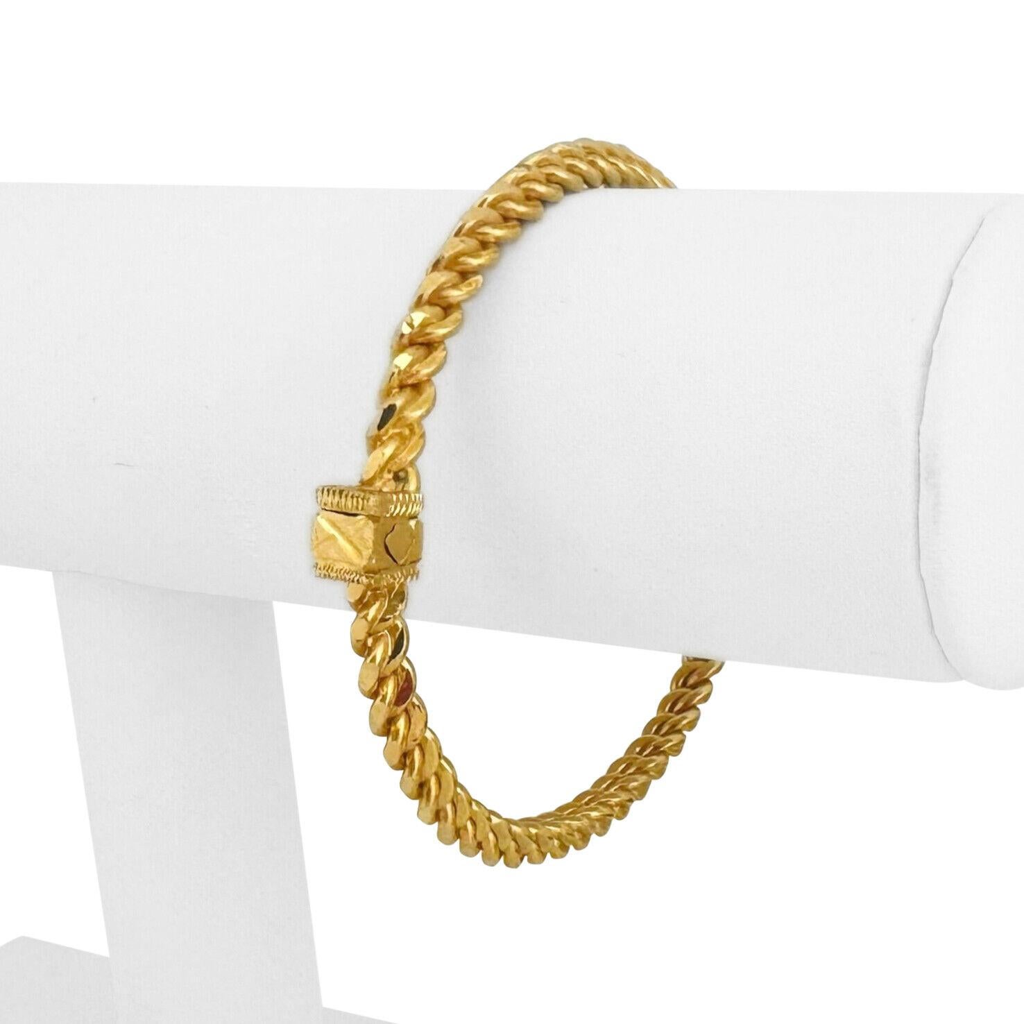 22 Karat Yellow Gold Solid Heavy Flex Twisted Bangle Bracelet In Good Condition In Guilford, CT