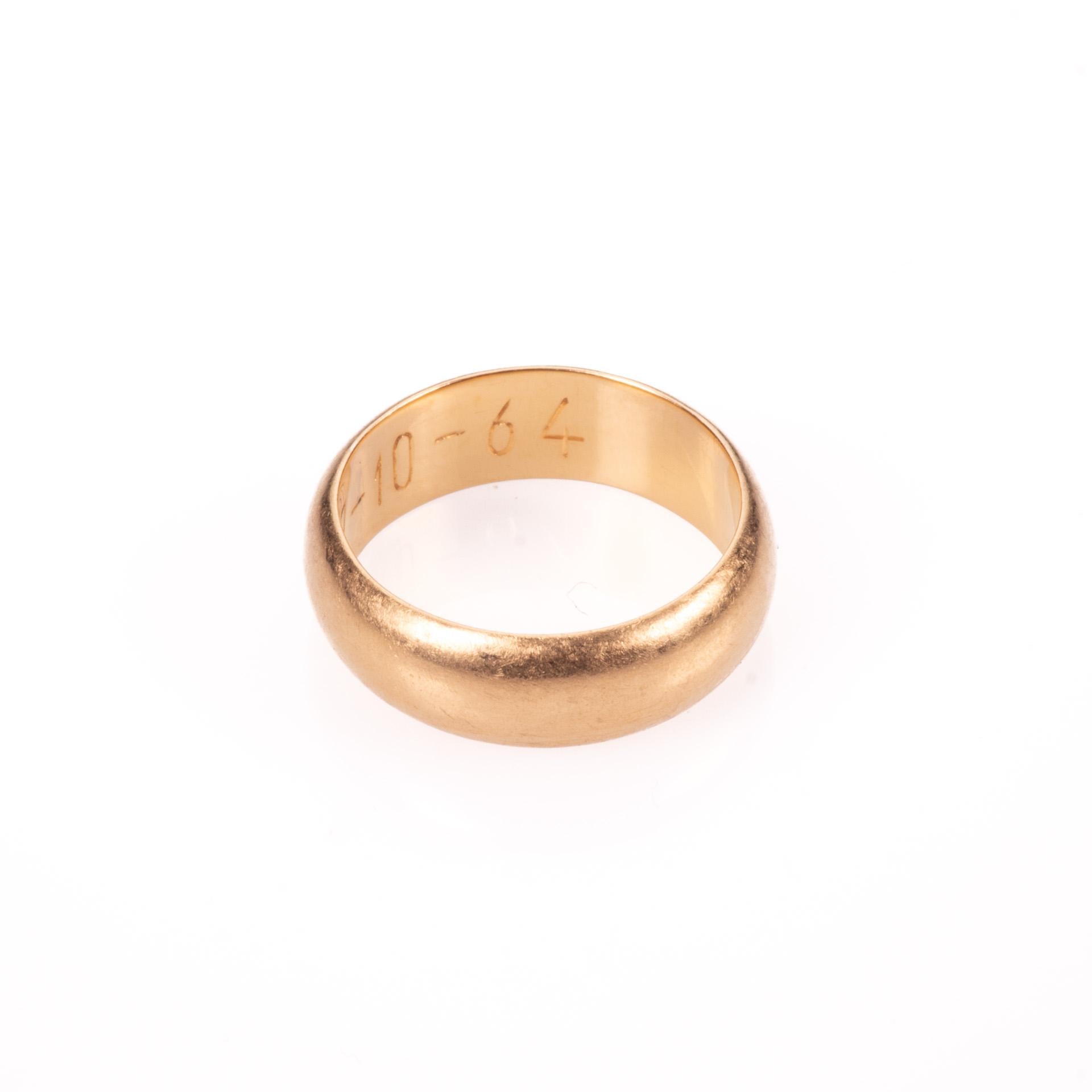 22 Kt Gold Wedding Band Ring
6.28 GRAMS.
Good condition, working.
Free international shipping.