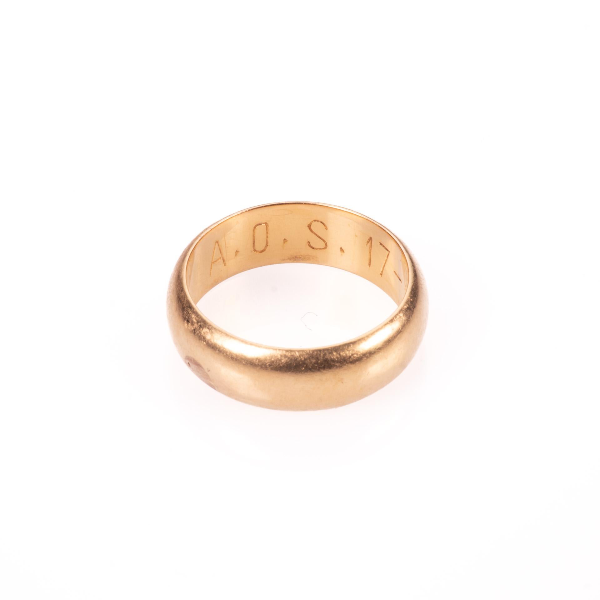 22 Kt Gold Wedding Band Ring For Sale 1