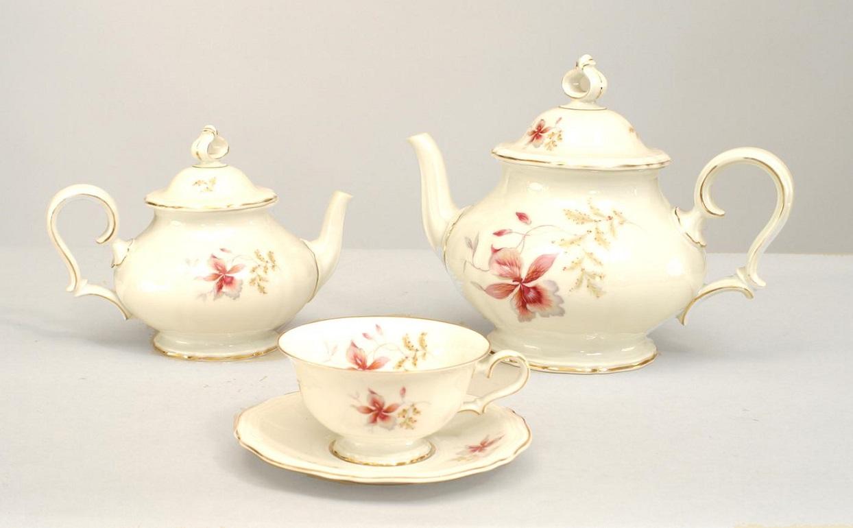 Biedermeier 22 Piece Bavarian White Porcelain Chippendale Tea Set For Sale
