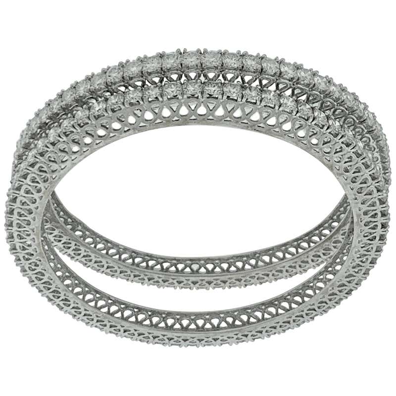 40 Pointer Each, 36 Ct Single line Eternity 18 Kt Gold and Diamond ...