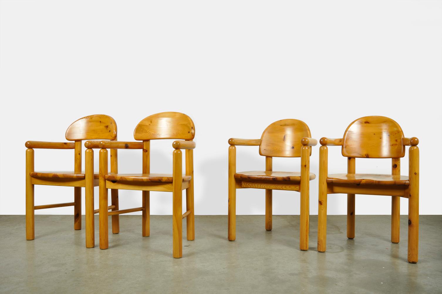 2×2 Esszimmerstühle aus Kiefernholz von Rainer Daumiller für Hirtshals Sawmills, 1970er Jahre im Zustand „Gut“ im Angebot in Denventer, NL