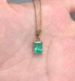 2.20 Carat Colombian Emerald Pendant Necklace in 14K Yellow Gold Emerald Cut