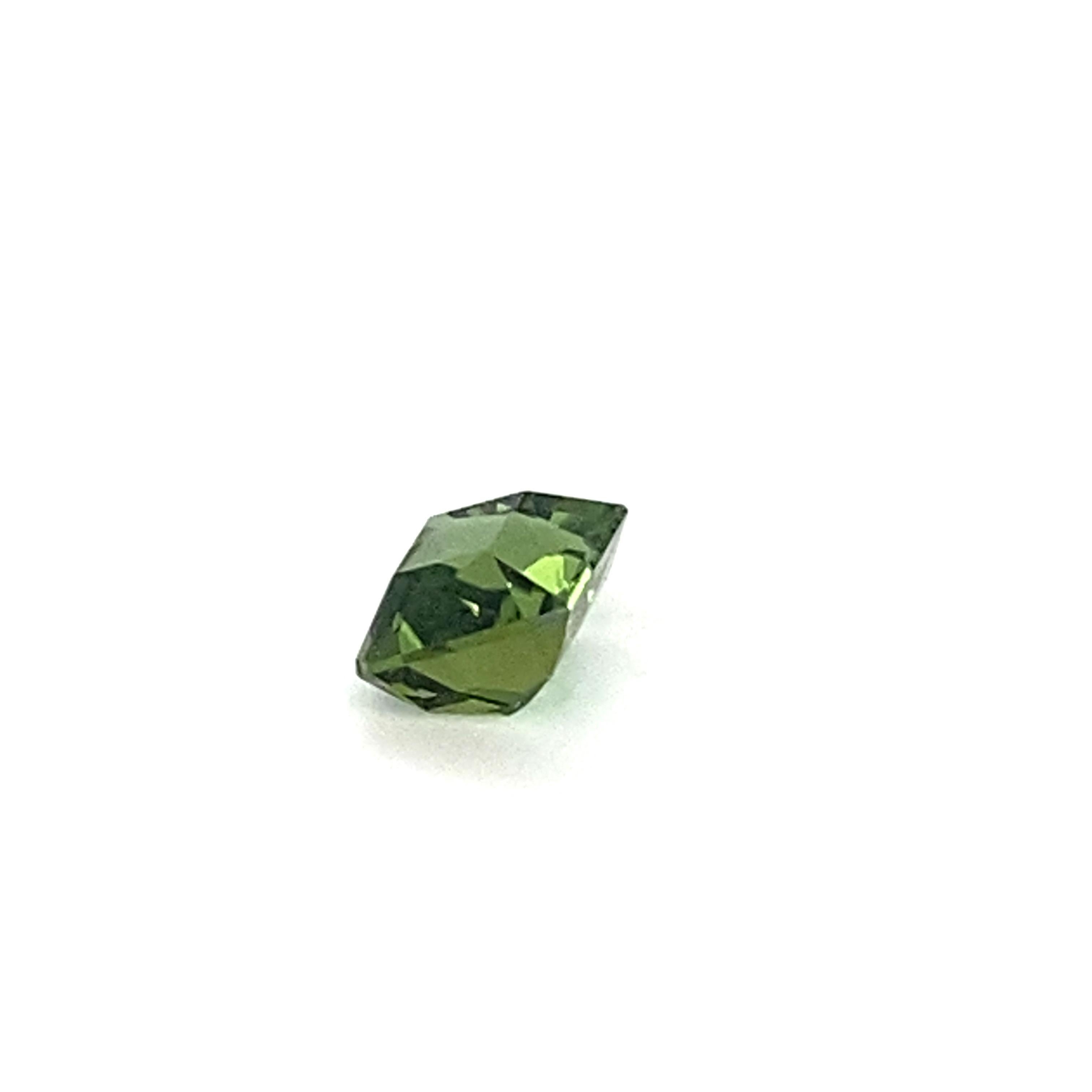 Gema suelta de turmalina verde talla cojín de 2,20 quilates en venta 8