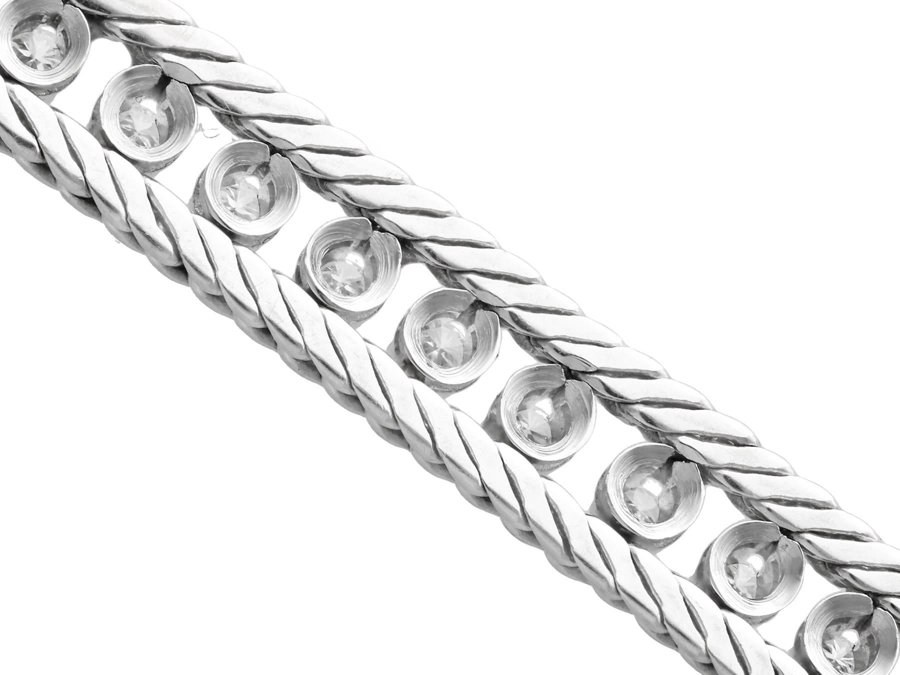 Vintage 2.20 Carat Diamond and White Gold Bracelet In Excellent Condition For Sale In Jesmond, Newcastle Upon Tyne