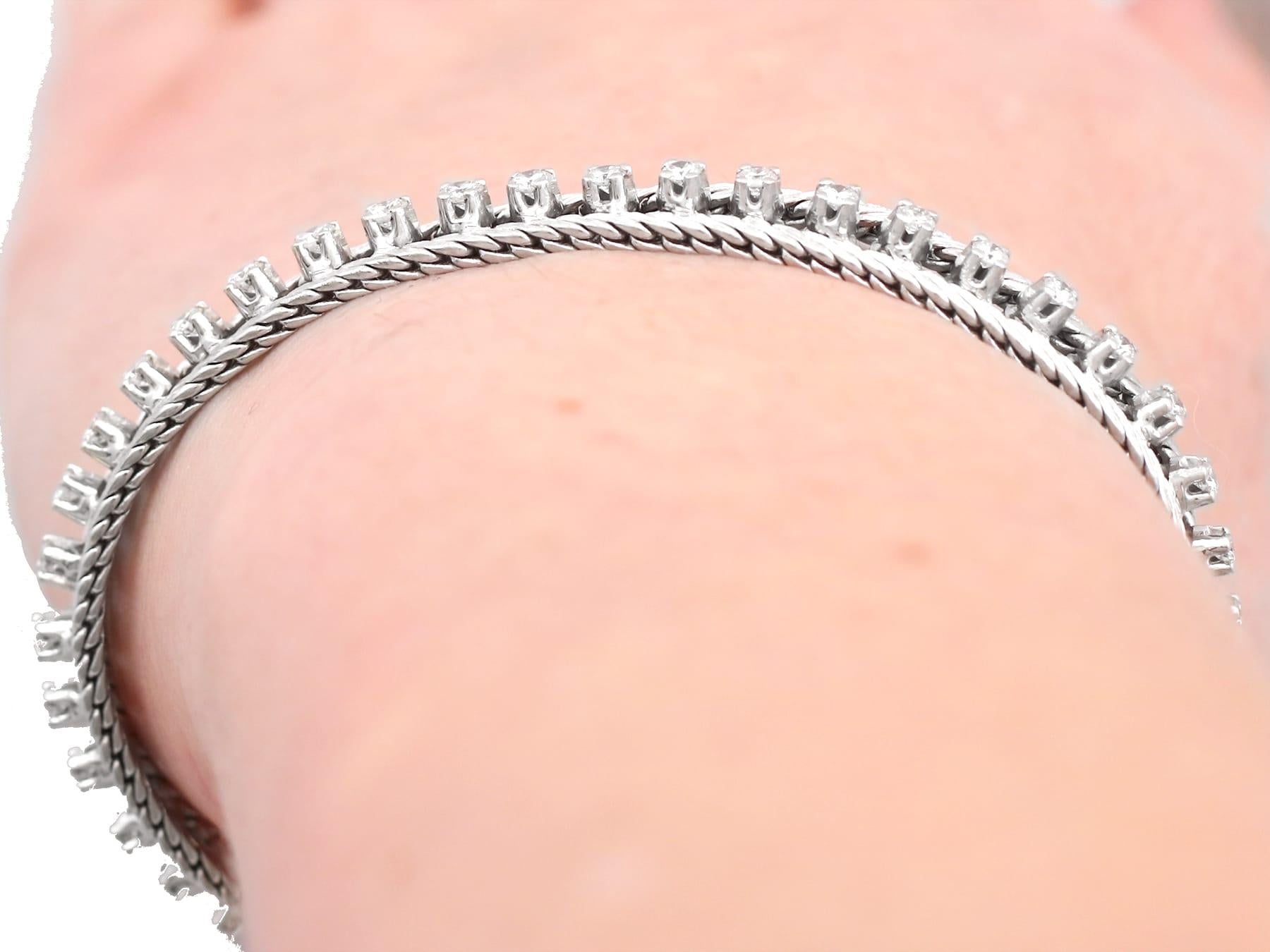Vintage 2.20 Carat Diamond and White Gold Bracelet For Sale 3