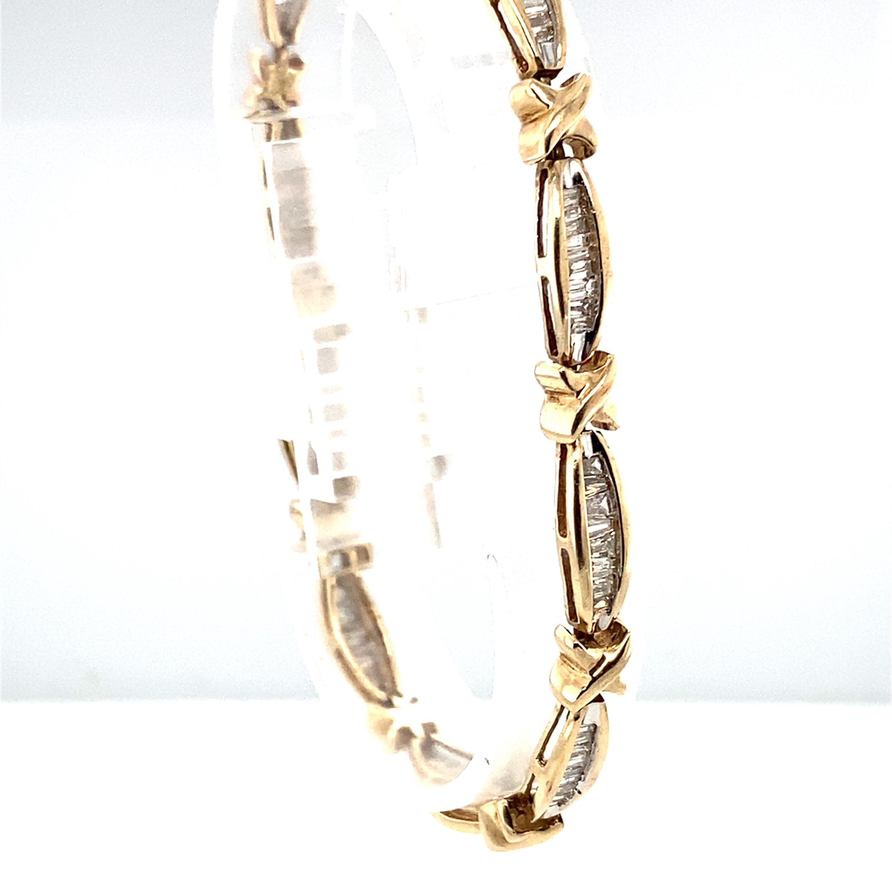 Modern 2.20 Carat Diamond Bracelet in 14 Karat Yellow Gold