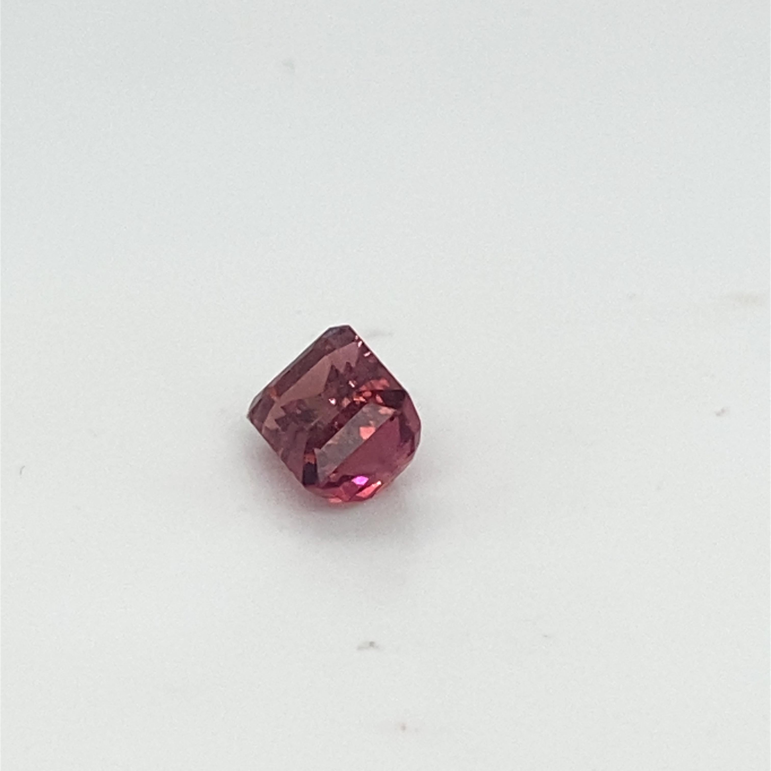 2,20 carati di tormalina rosa taglio smeraldo sciolta in vendita 7