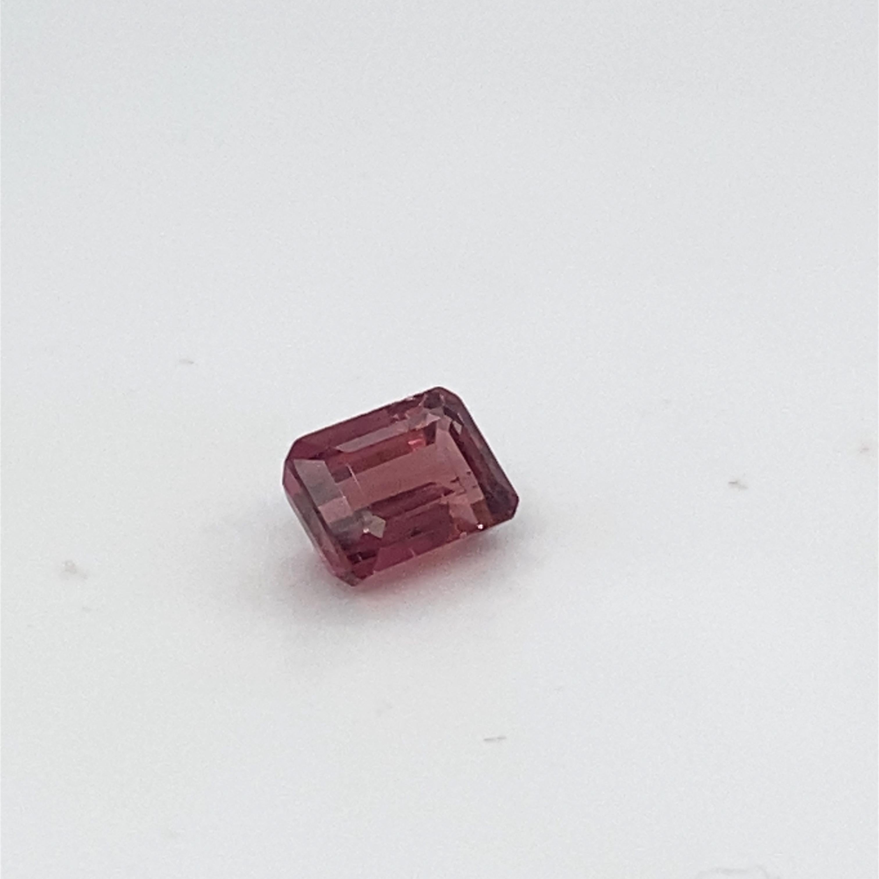 2,20 carati di tormalina rosa taglio smeraldo sciolta in vendita 2