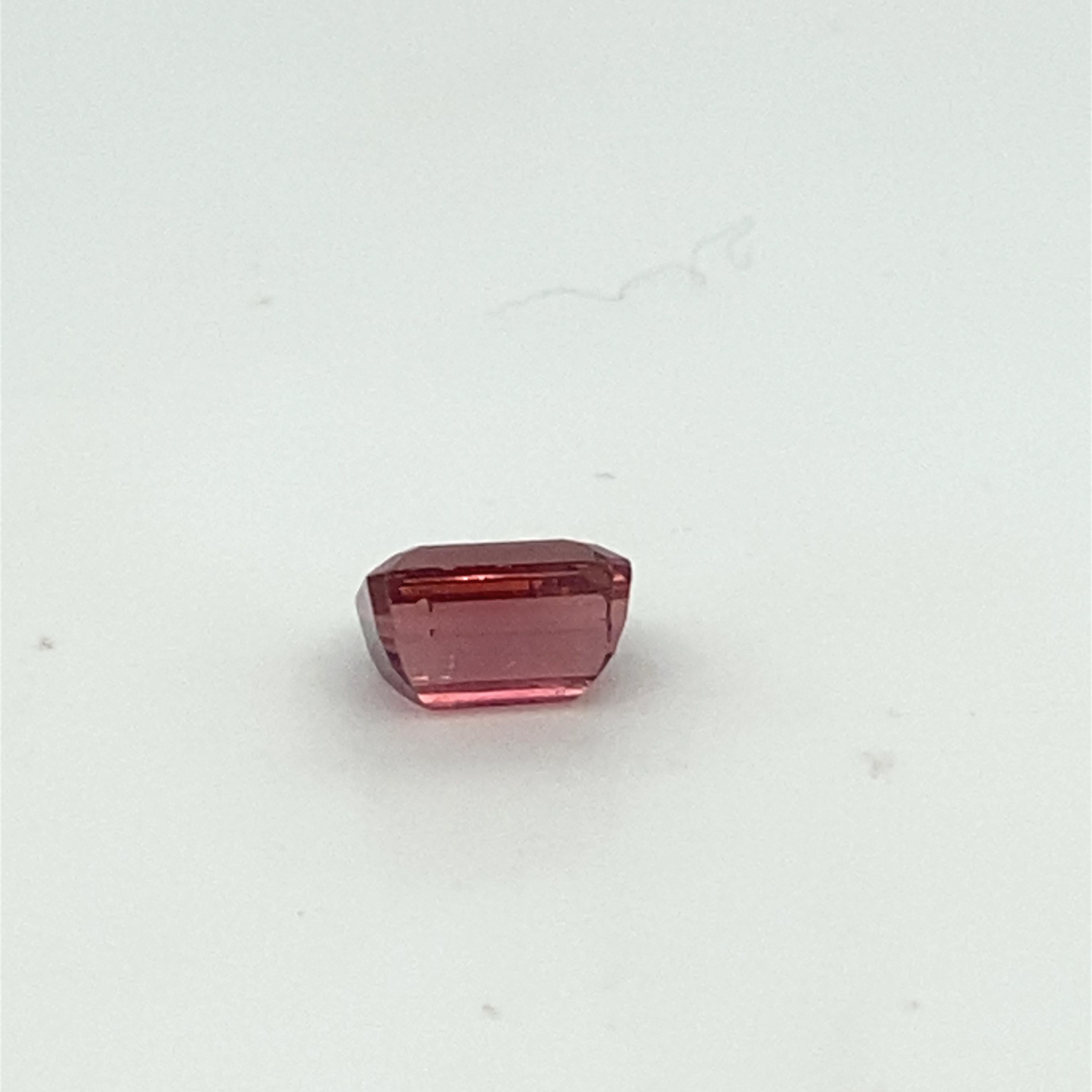 2,20 carati di tormalina rosa taglio smeraldo sciolta in vendita 4