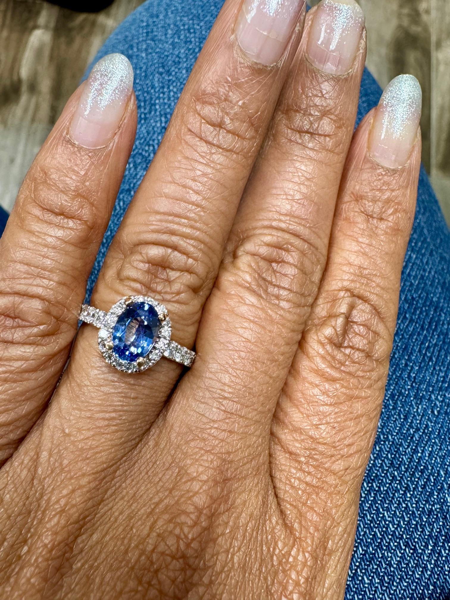 Anillo de compromiso de oro rosa con zafiro azul natural y diamante natural de 2,20 quilates en venta 4