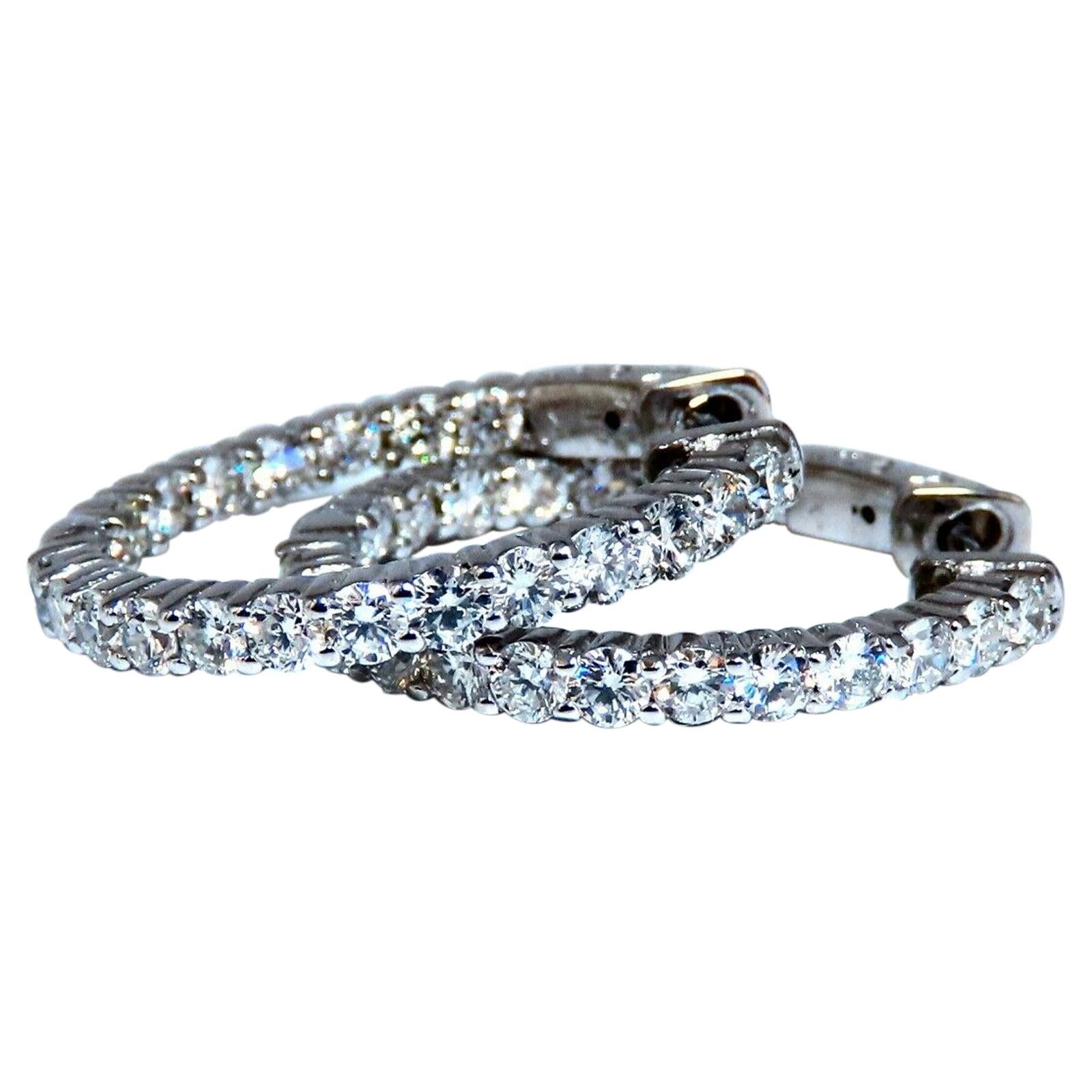 Orecchini a cerchio con diamanti naturali da 2,20 carati in oro bianco 14 carati*