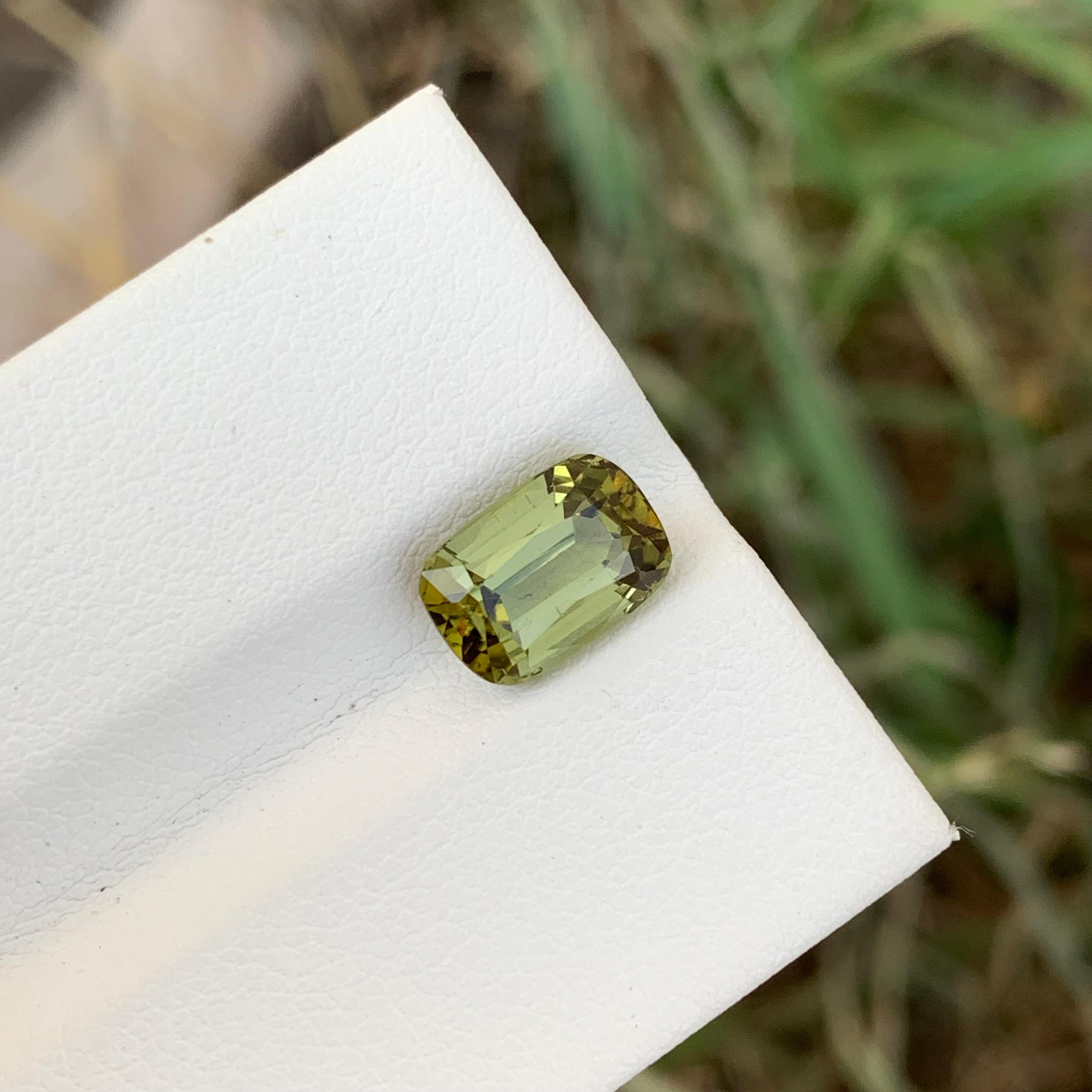 Arts and Crafts Tourmaline africaine naturelle en forme de coussin de 2.20 carats pour bijoux en vente